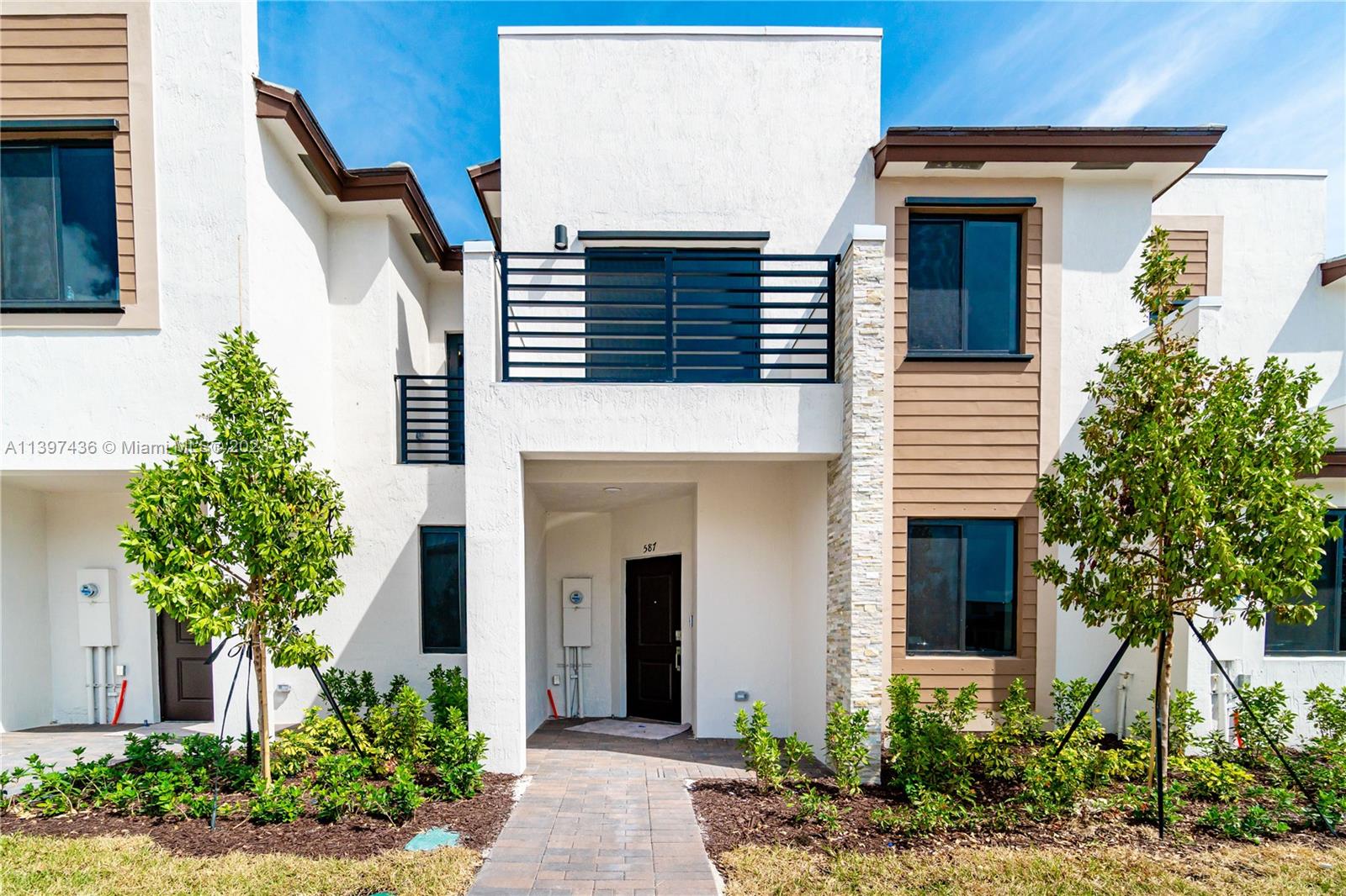 VIA VENTURA NEIGHBORHOOD - Residential Lease