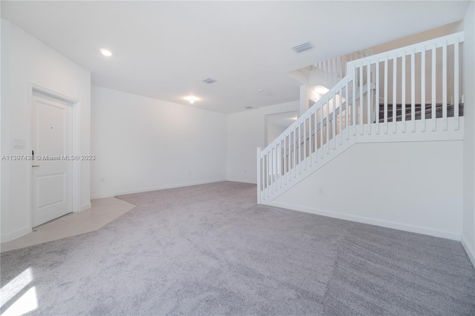 VIA VENTURA NEIGHBORHOOD - Residential Lease