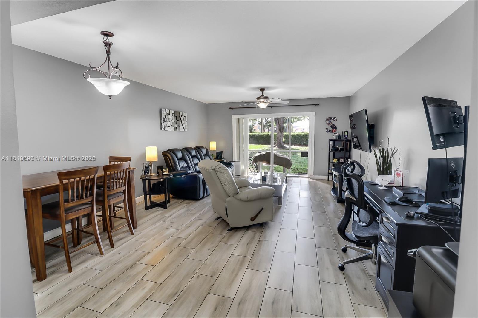 9891 Riverside Dr 11-19