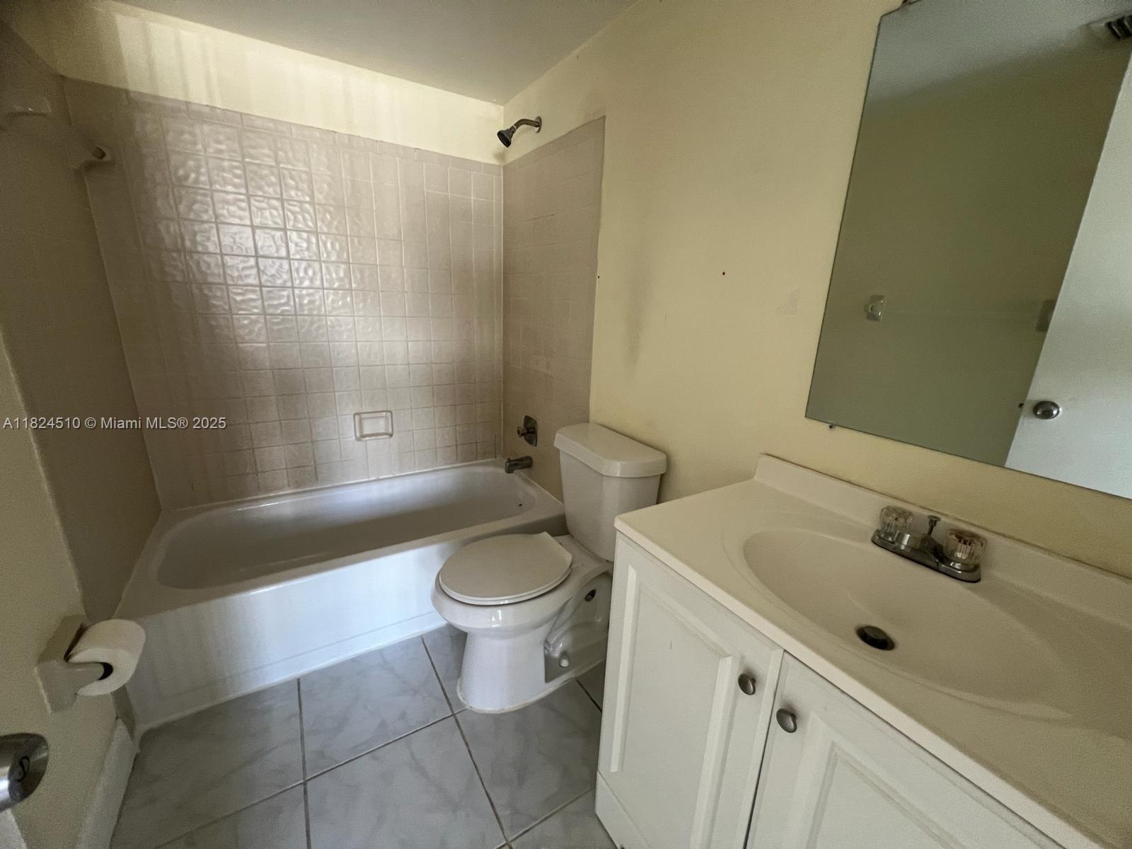 1025 Twin Lakes Dr 28-A