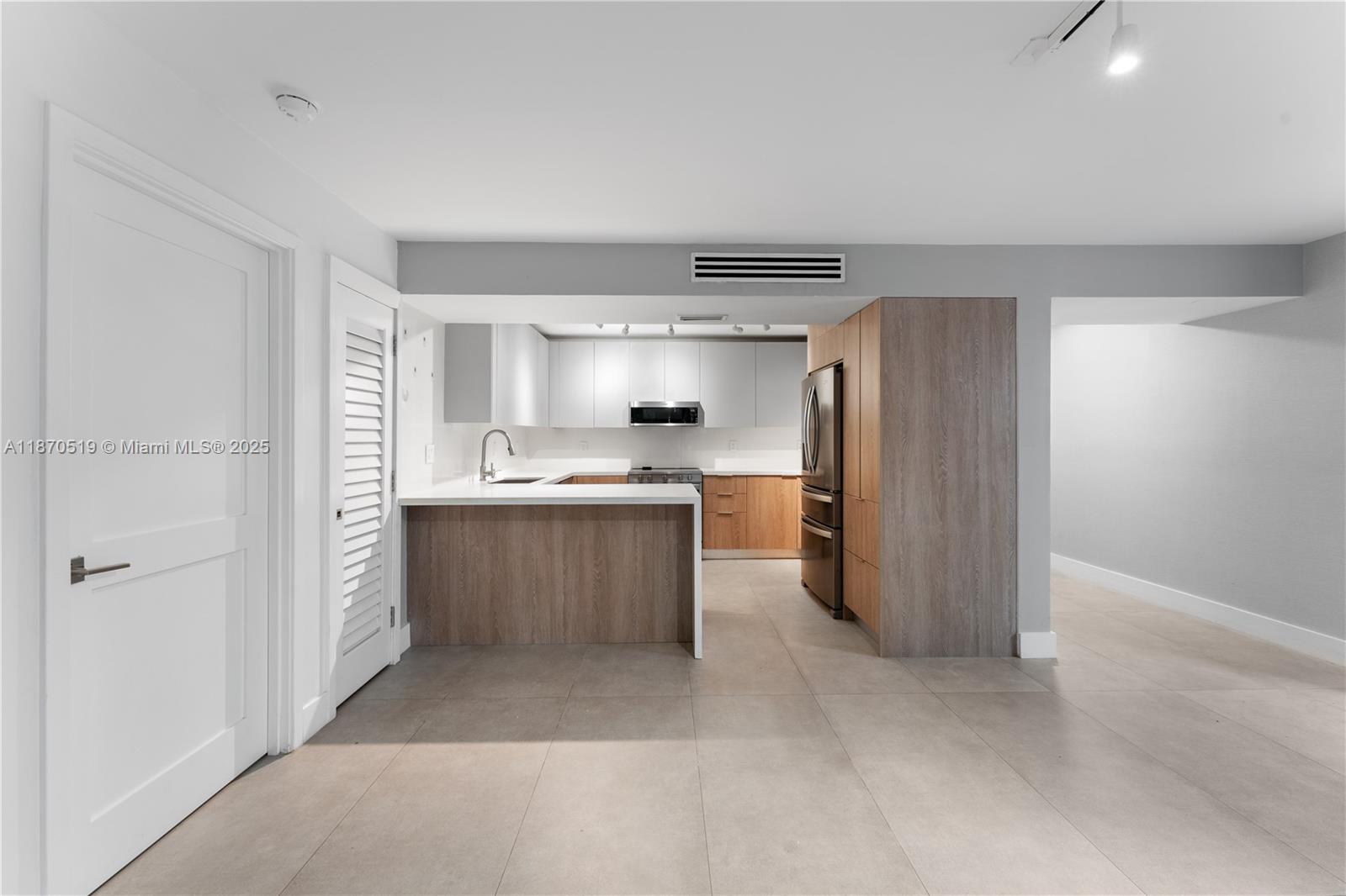 Fully Renovated 3-Bedroom, 2-Bathroom Lanai Unit in Key Biscayne's Ocean Village
This beautifully updated split-level unit, renovated in 2017, offers an open floor plan with a modern, fully integrated kitchen, Italian porcelain tiles, and renovated bathrooms. Enjoy impact windows, custom closets, and a large ground-floor screened terrace perfect for entertaining. With generous bedrooms and 2 assigned parking spaces, this home combines style and convenience.
About Ocean Village:
A secure, gated community with 2 pools, a hot tub, gym, recreation room, and lush tropical landscaping. Experience island living at its finest with 24/7 security and resort-style amenities.