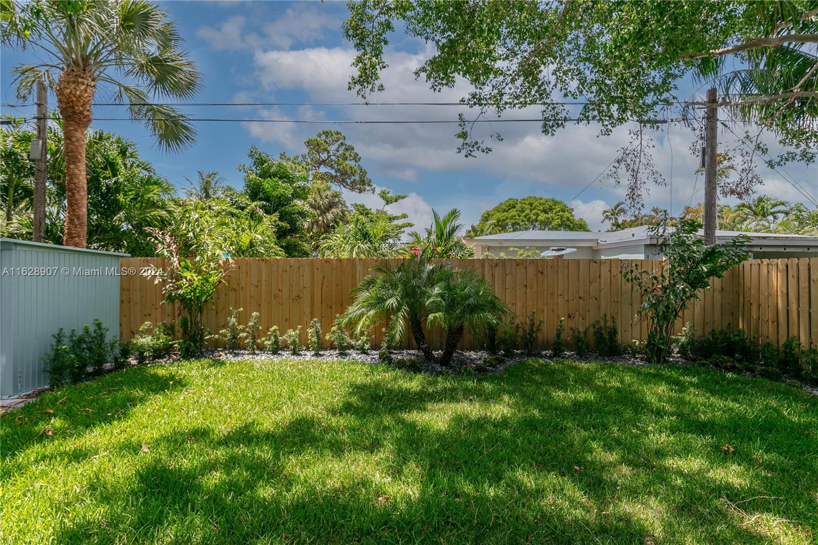 LAUDERDALE PARK 6-33 1/2 - Residential Lease