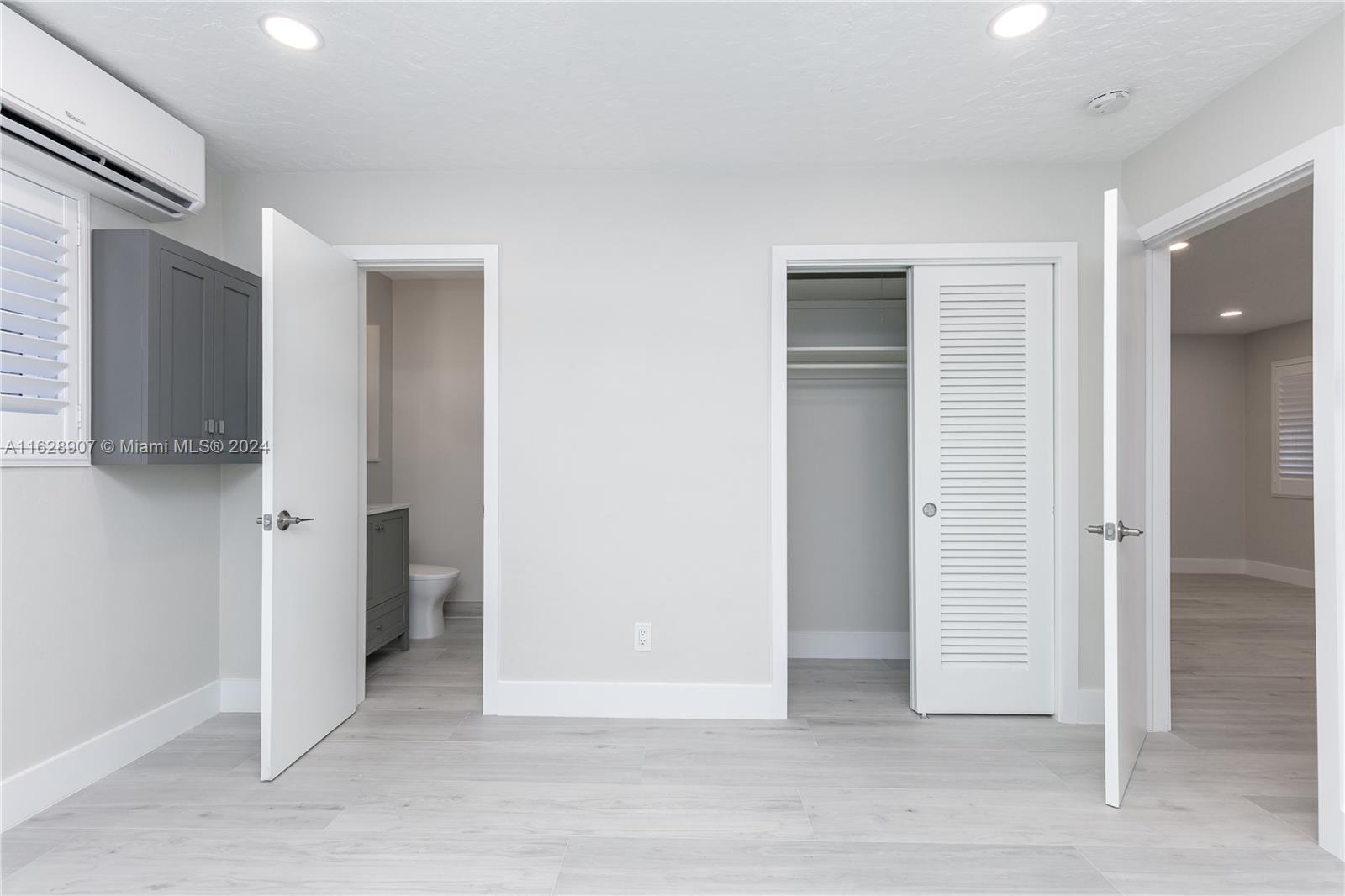 LAUDERDALE PARK 6-33 1/2 - Residential Lease