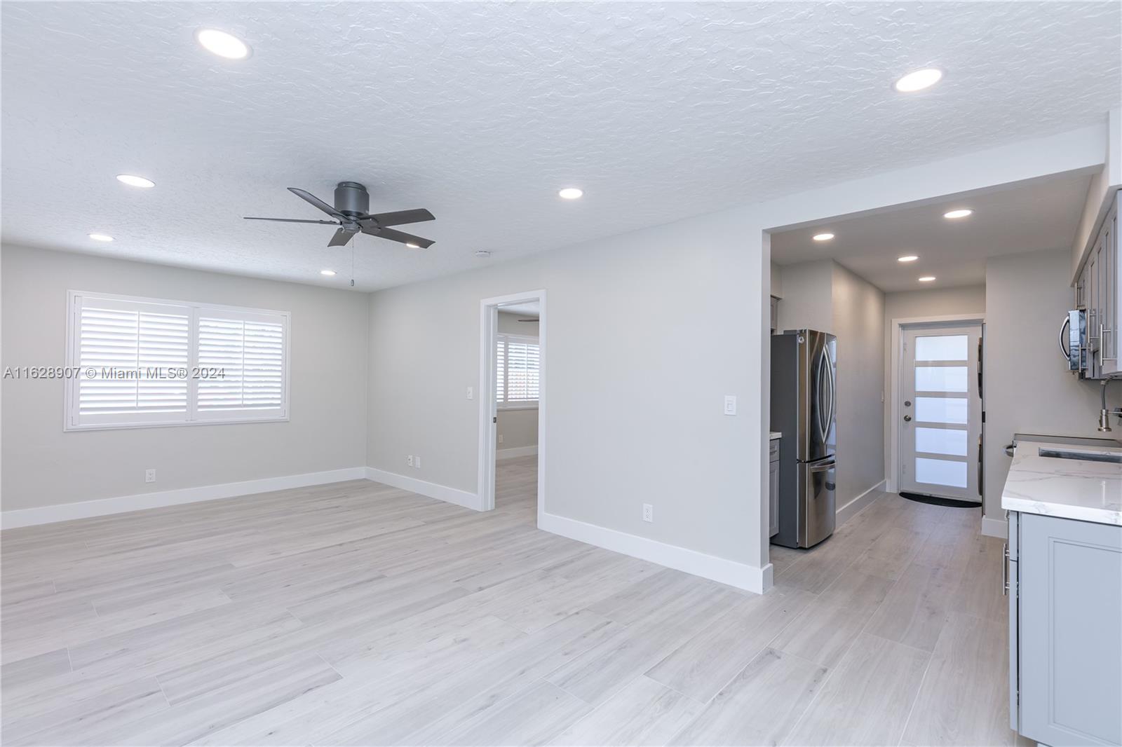 LAUDERDALE PARK 6-33 1/2 - Residential Lease