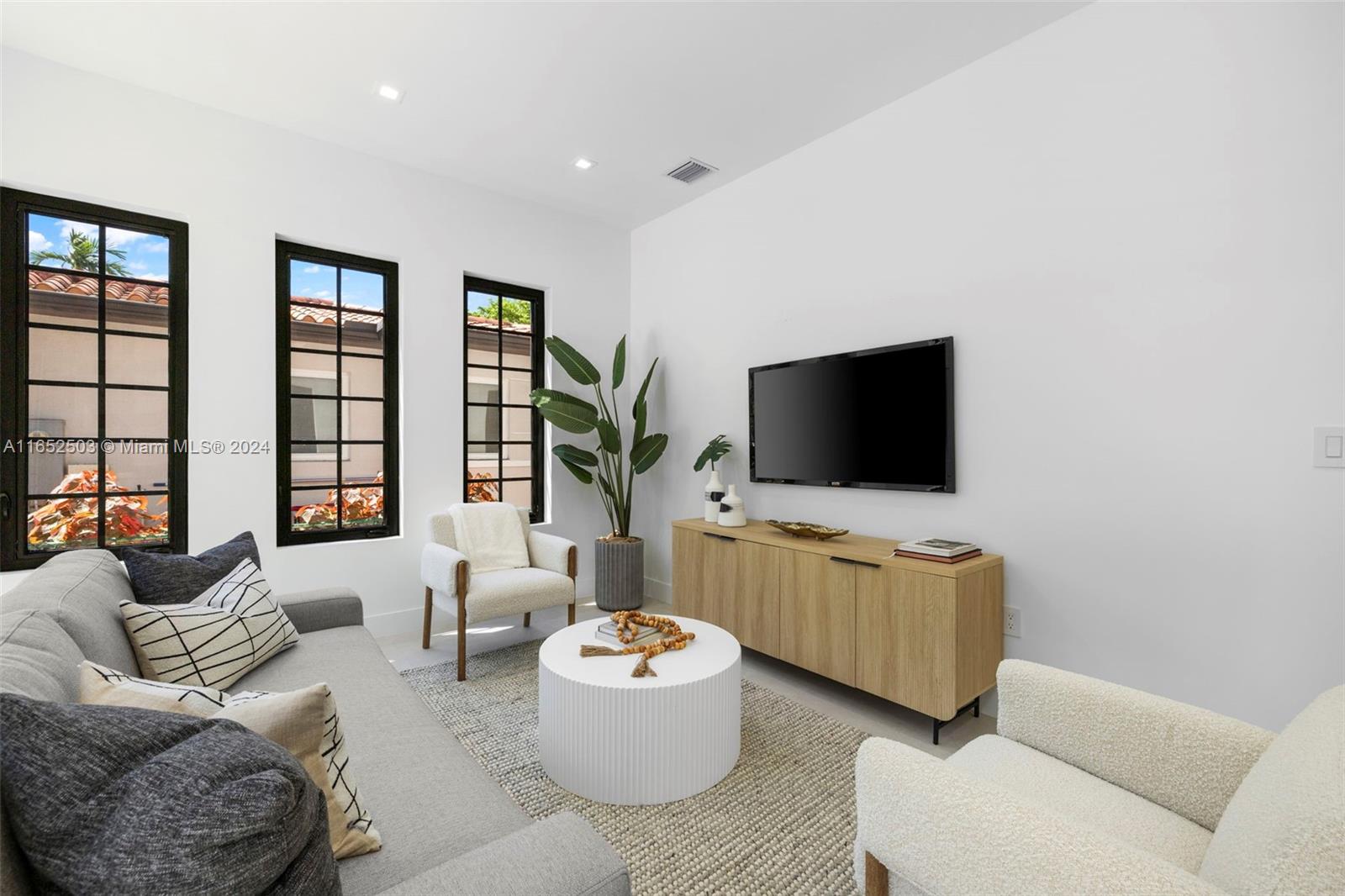 CORAL GROVES - Residential