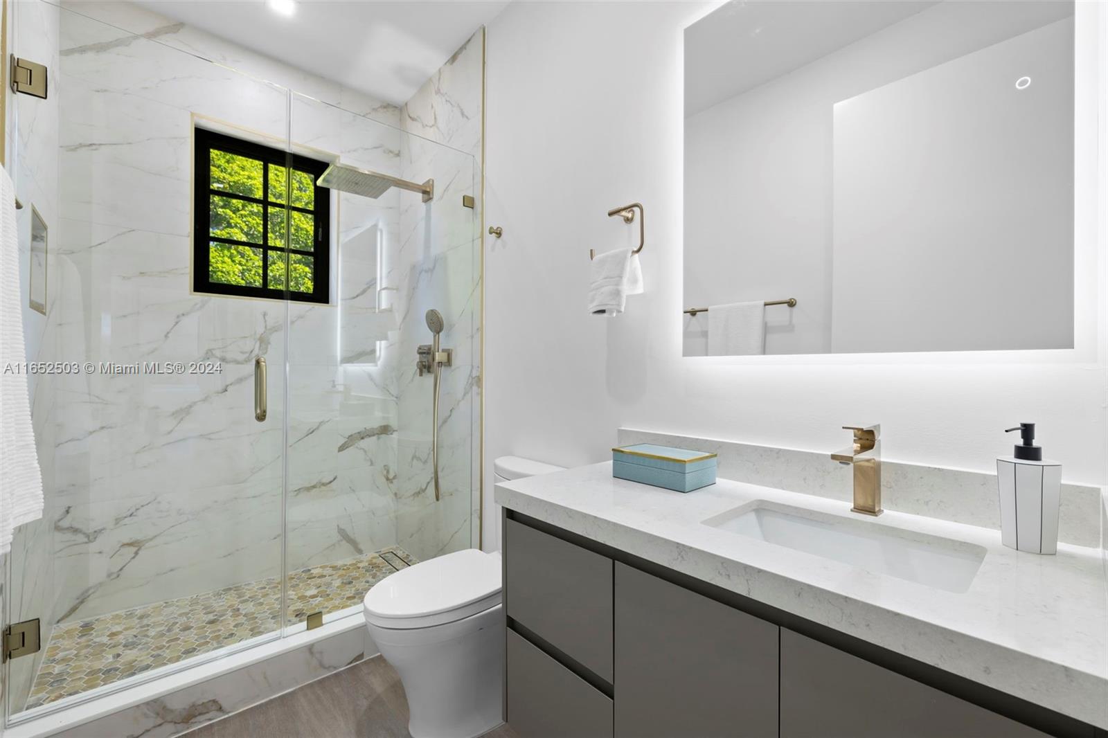 CORAL GROVES - Residential