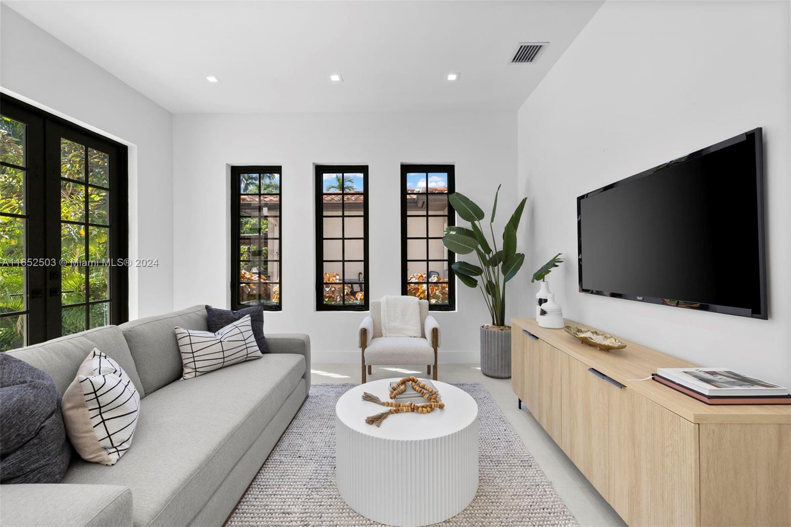 CORAL GROVES - Residential