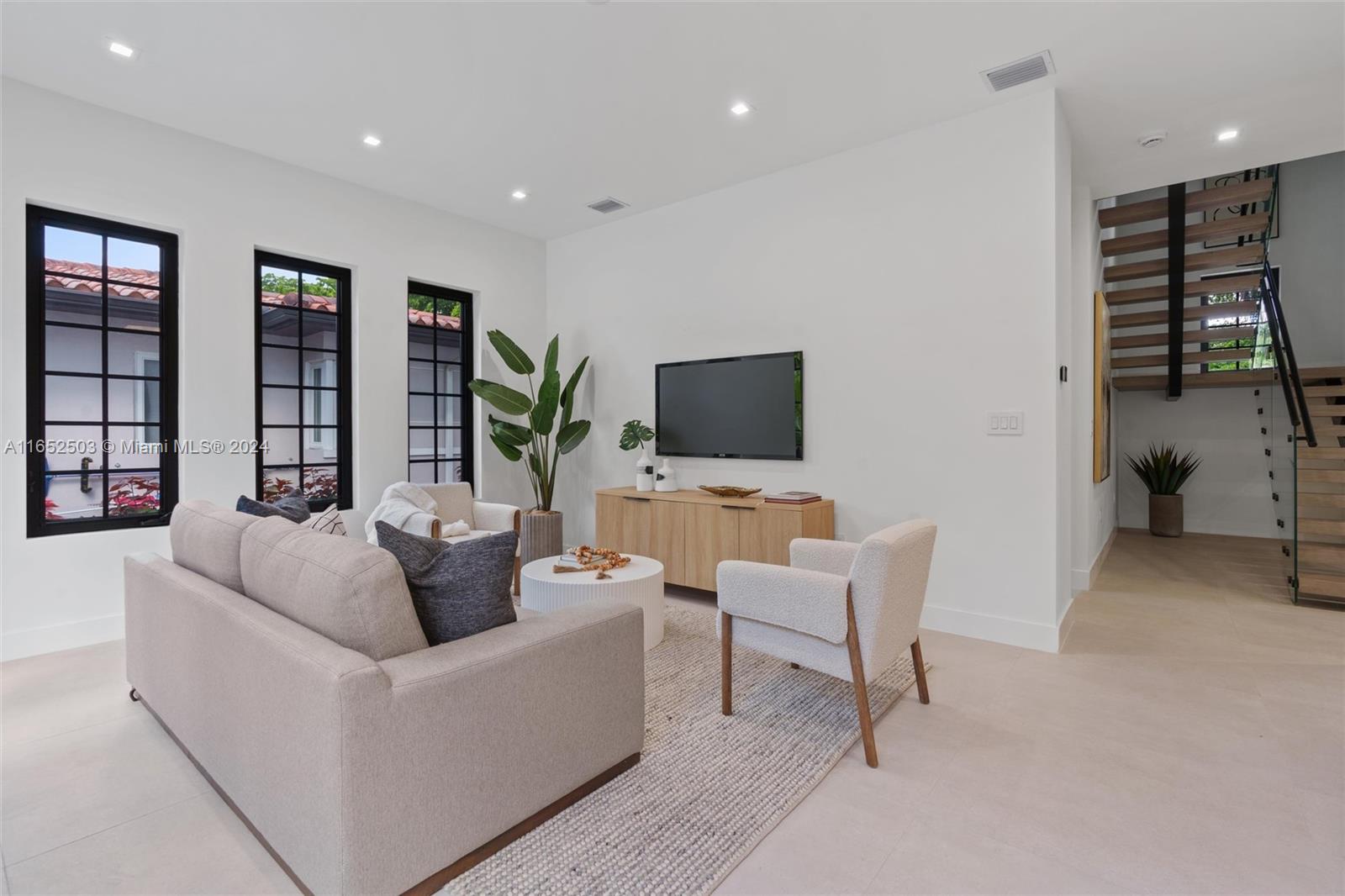 CORAL GROVES - Residential