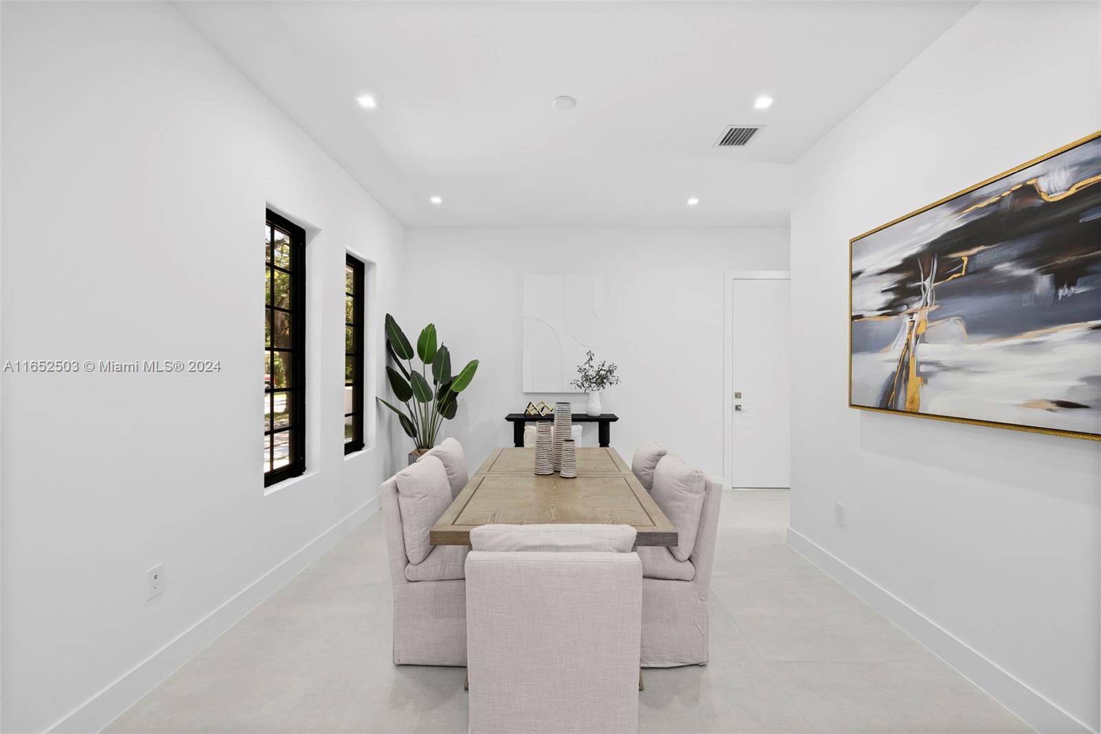 CORAL GROVES - Residential