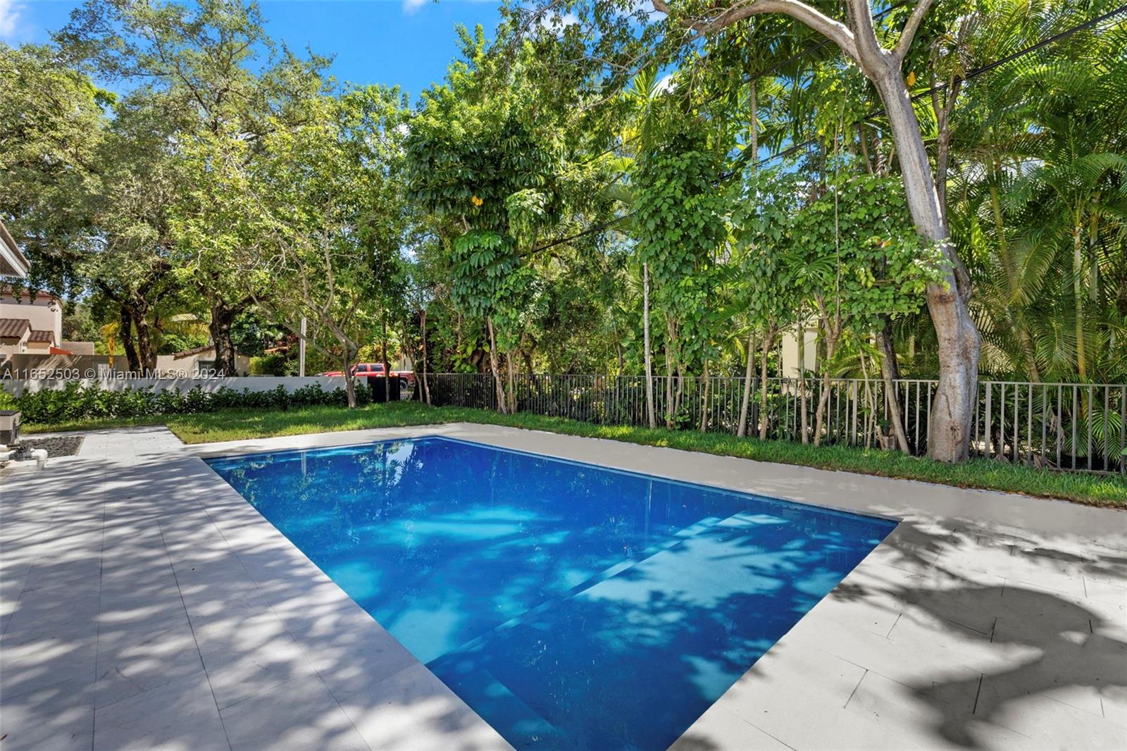 CORAL GROVES - Residential