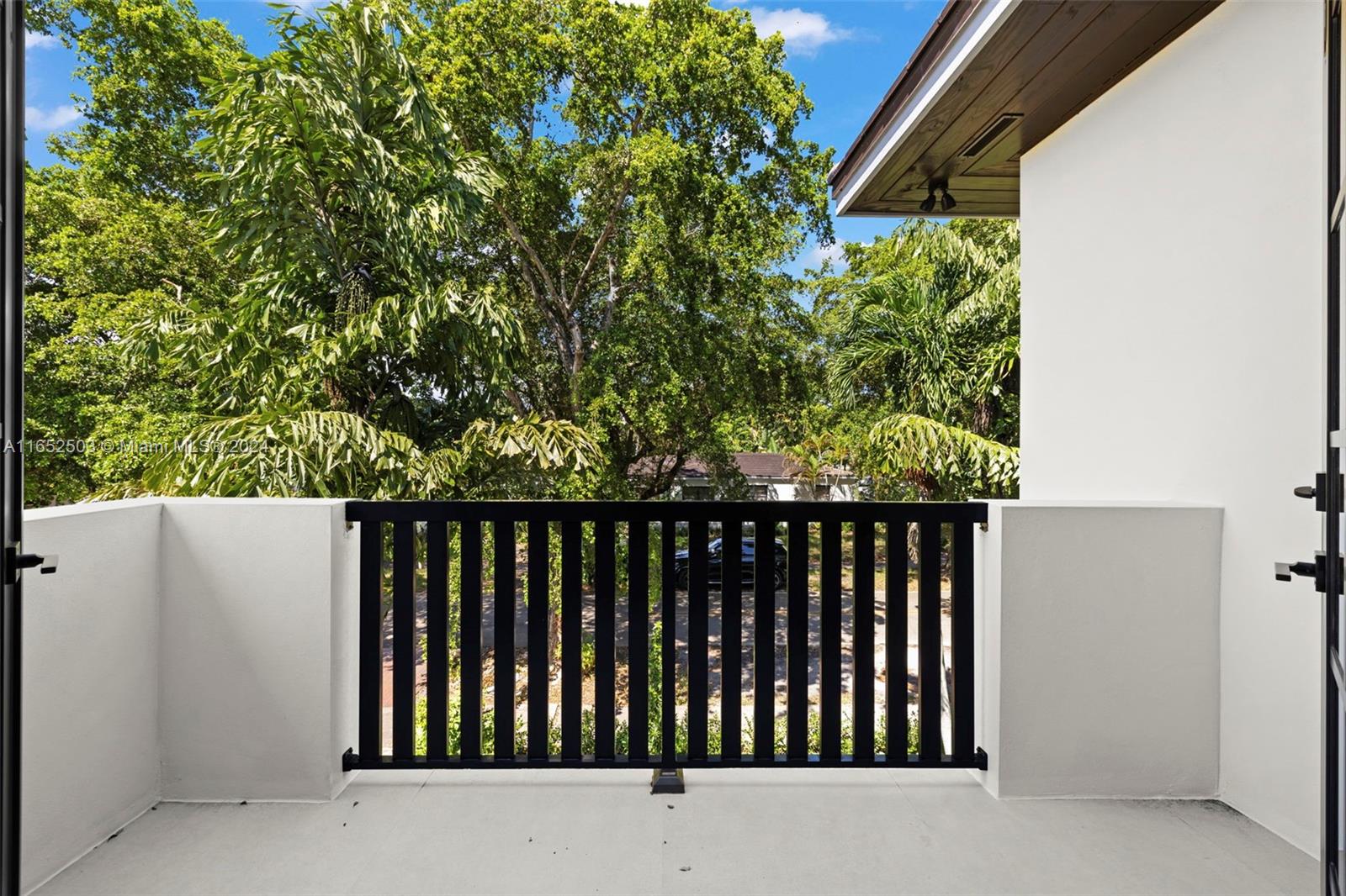 CORAL GROVES - Residential