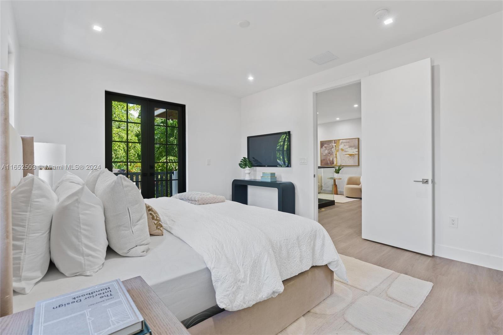 CORAL GROVES - Residential