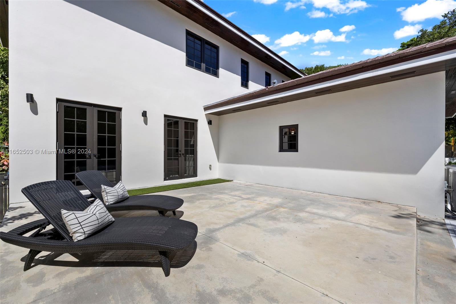 CORAL GROVES - Residential