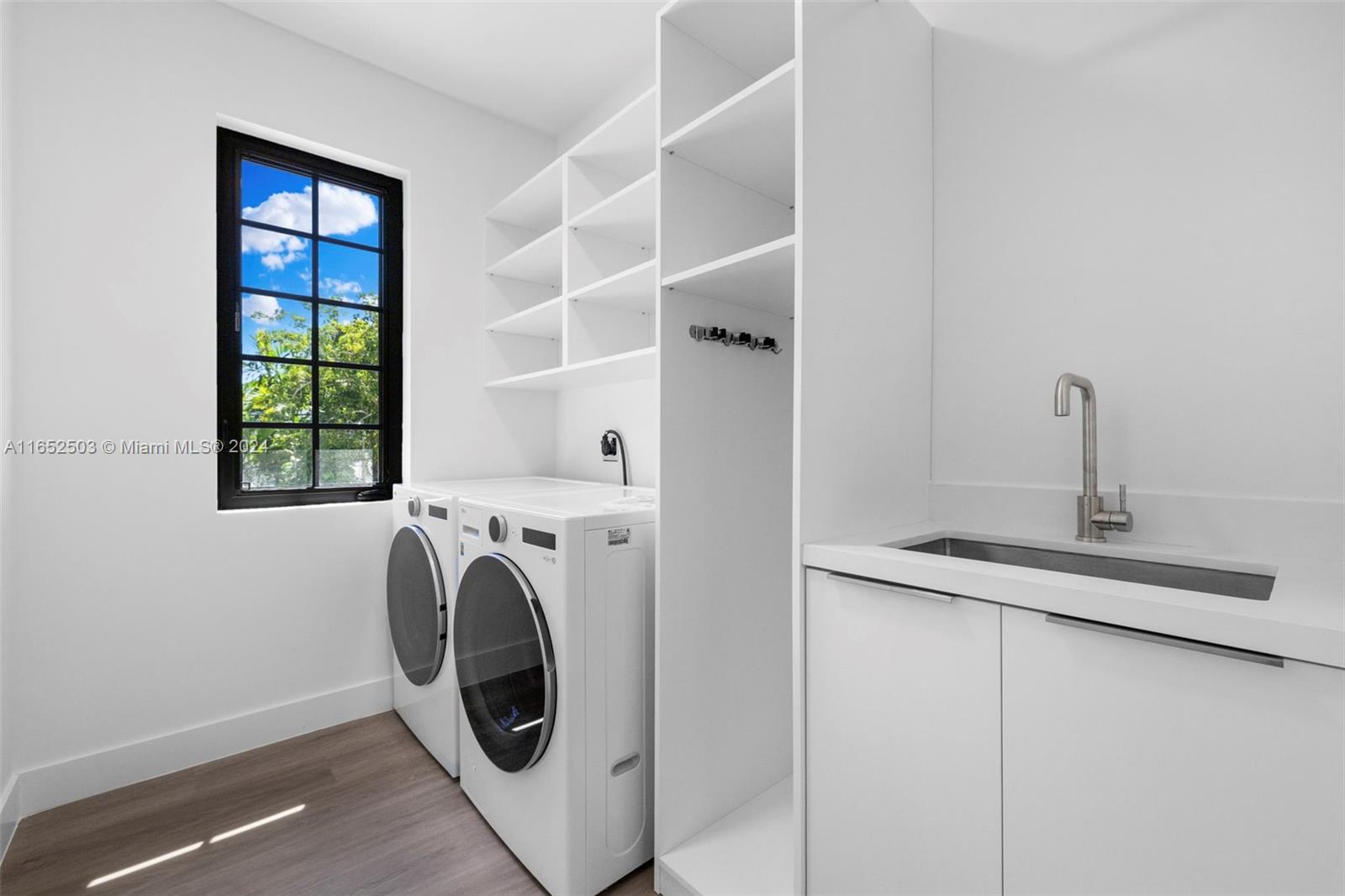 CORAL GROVES - Residential