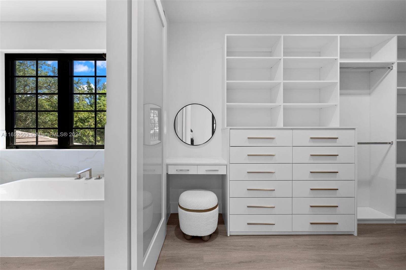 CORAL GROVES - Residential