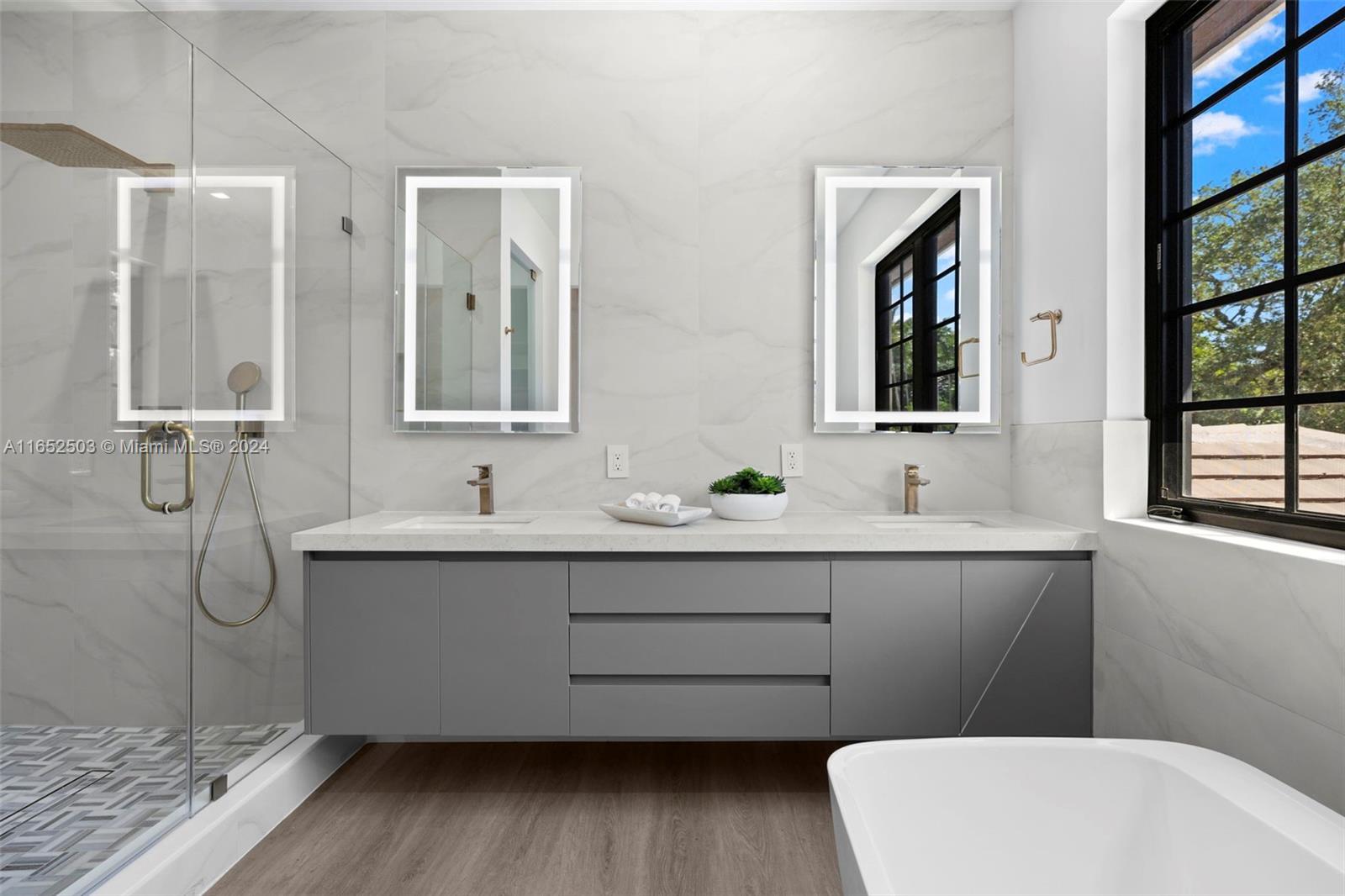 CORAL GROVES - Residential