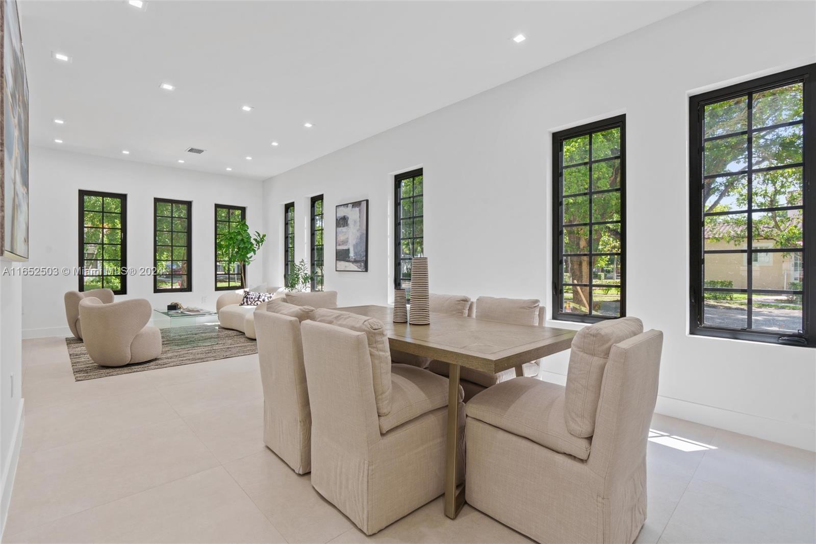 CORAL GROVES - Residential