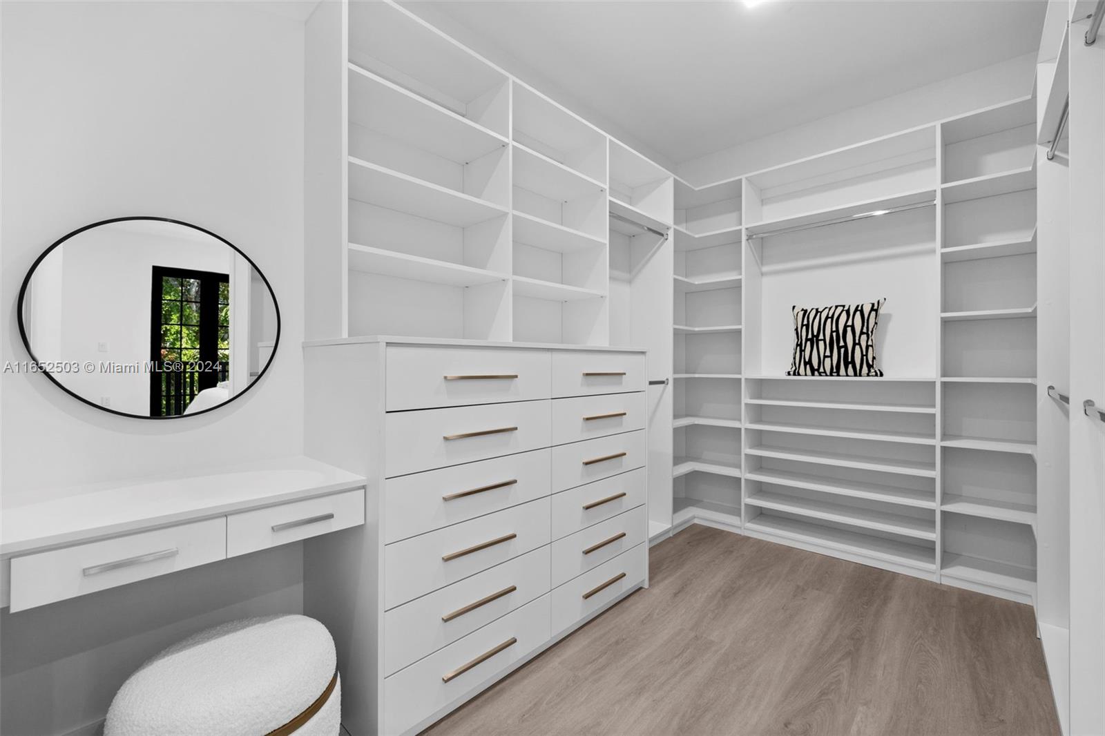 CORAL GROVES - Residential