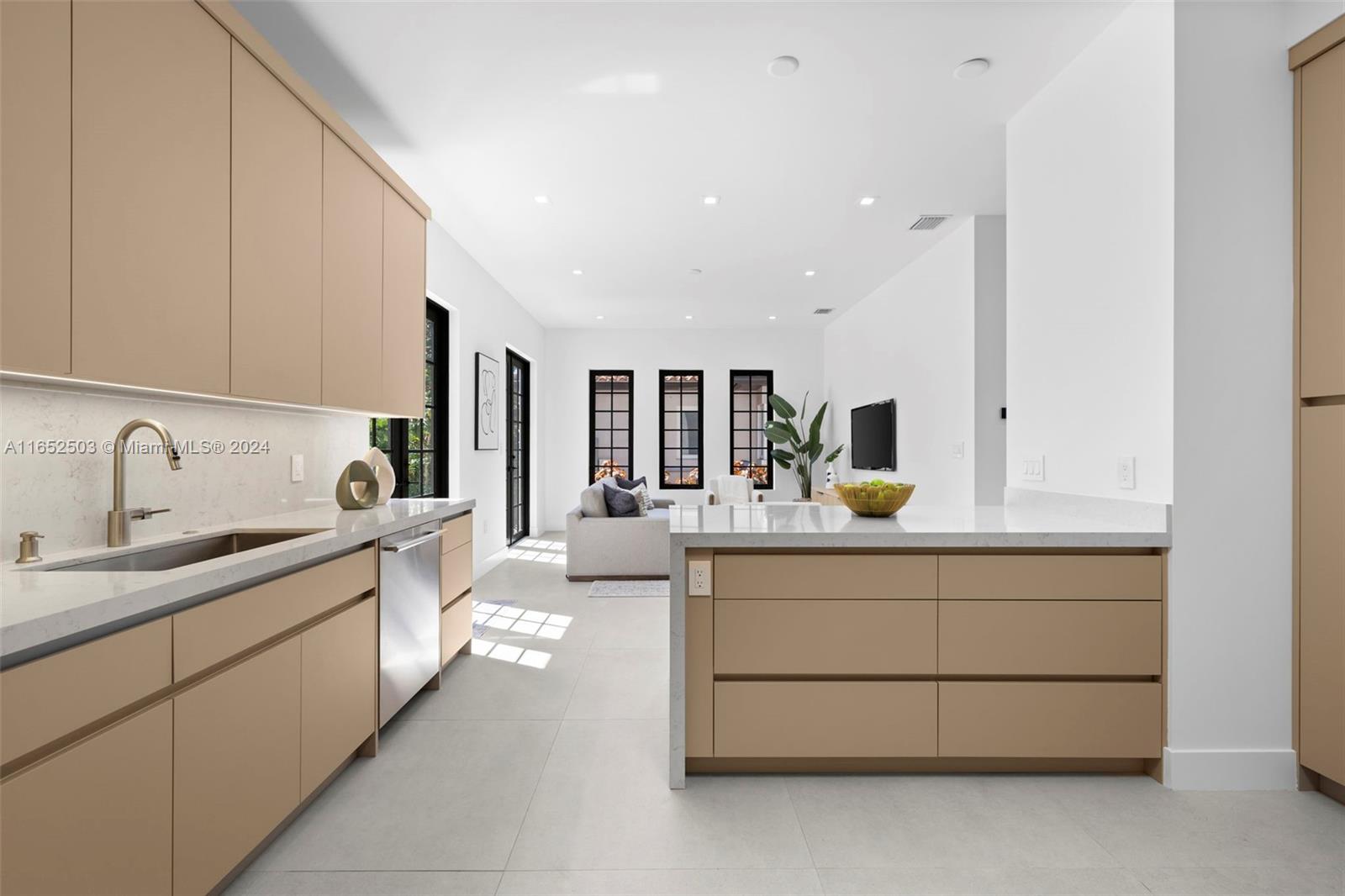 CORAL GROVES - Residential