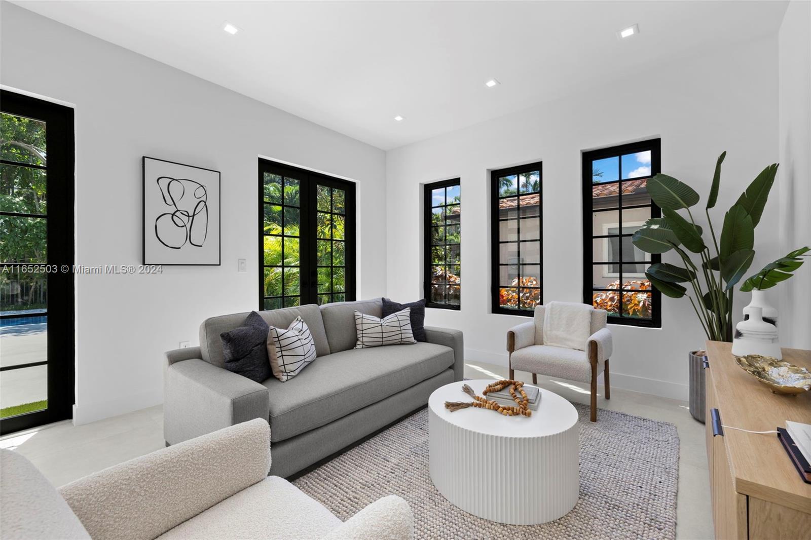 CORAL GROVES - Residential