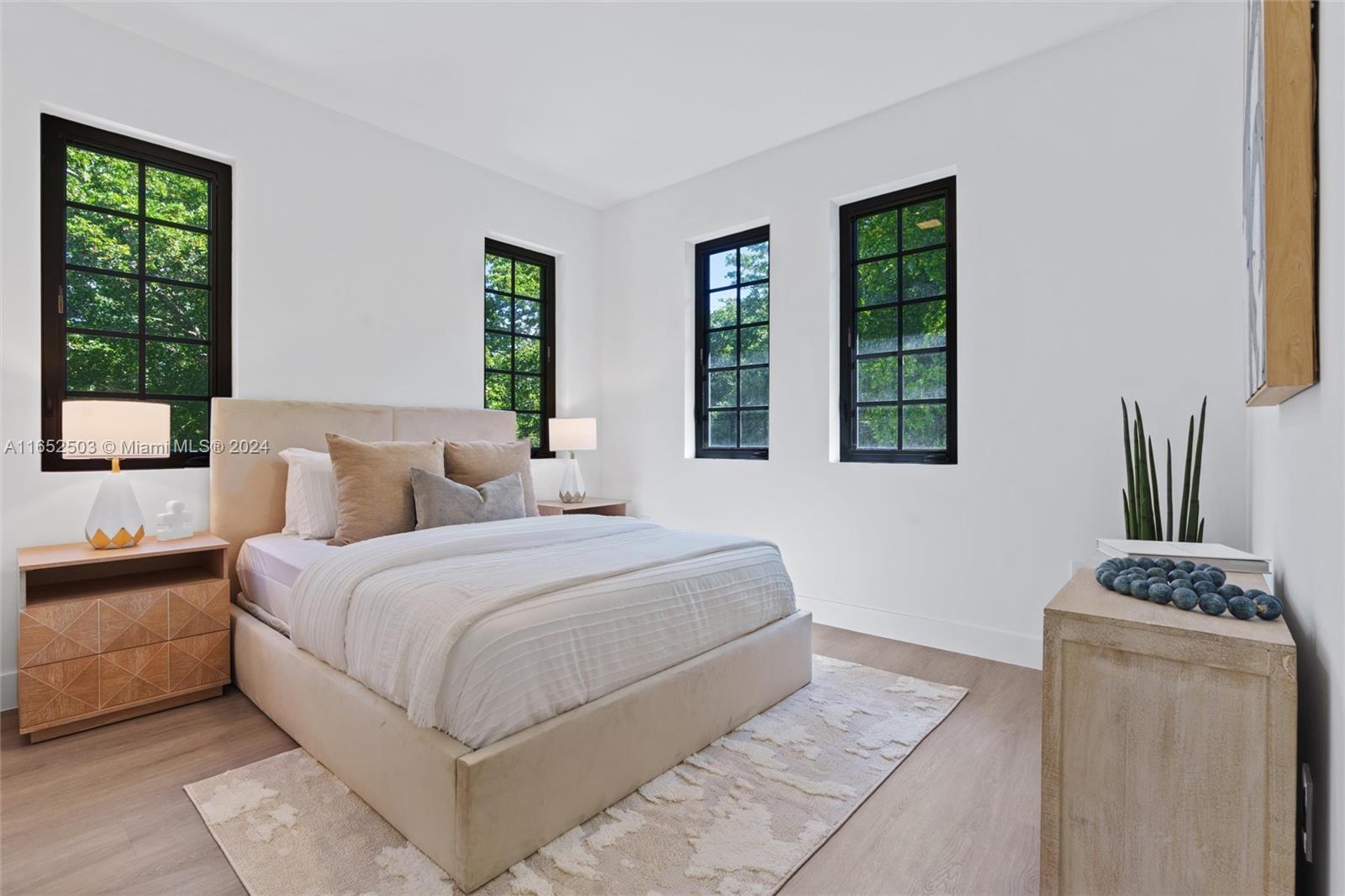 CORAL GROVES - Residential