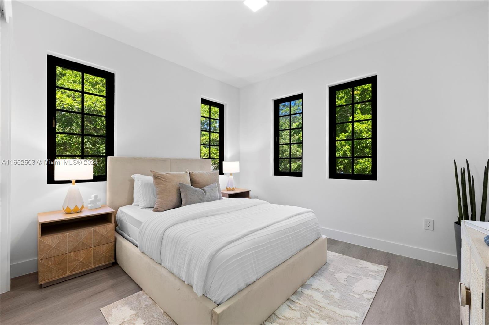 CORAL GROVES - Residential