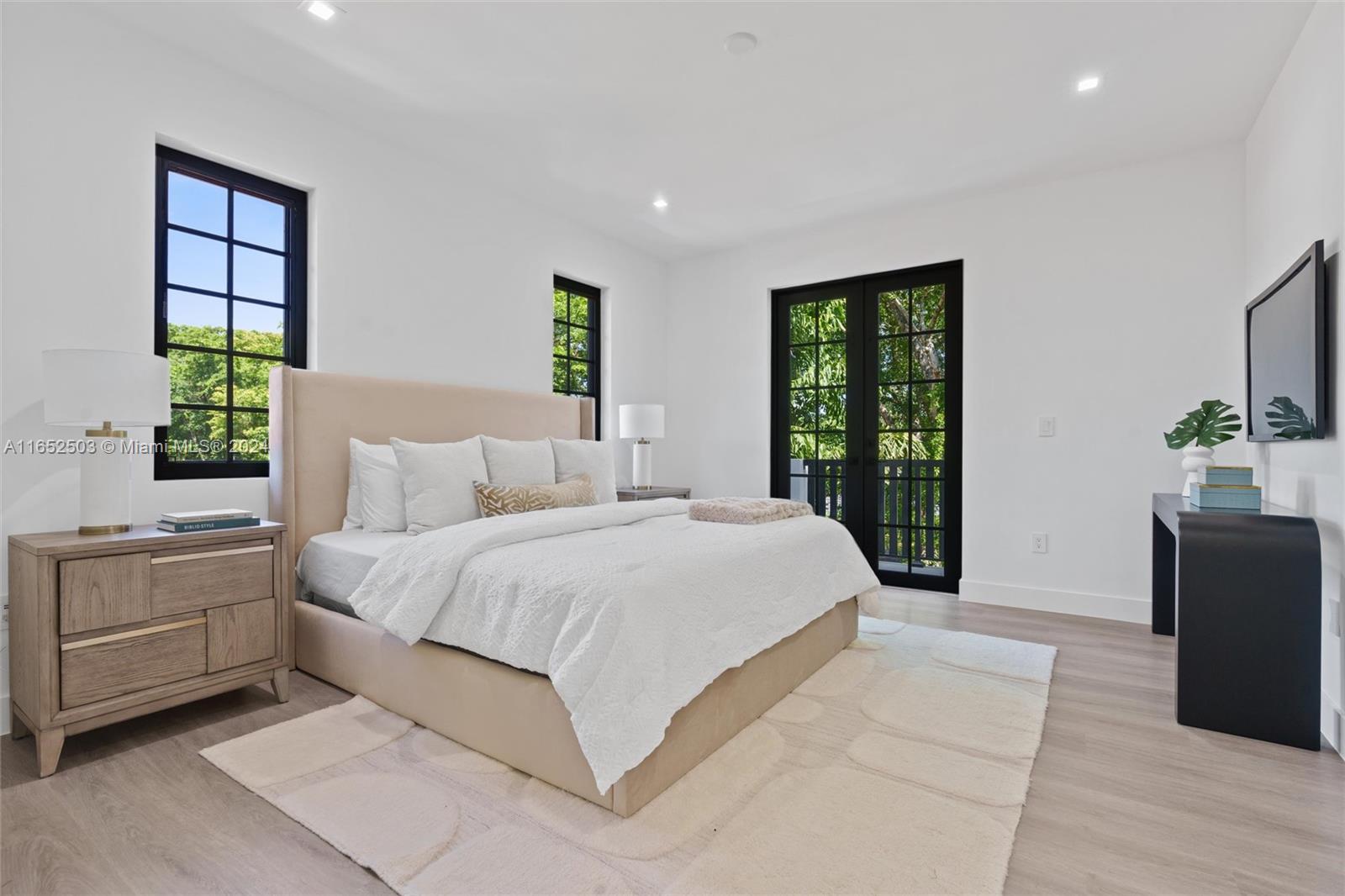 CORAL GROVES - Residential