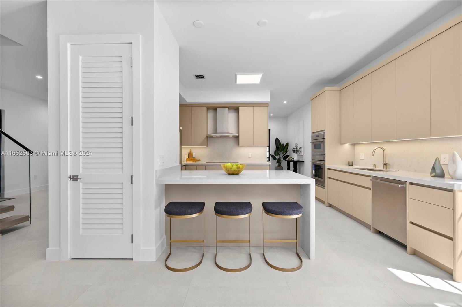 CORAL GROVES - Residential