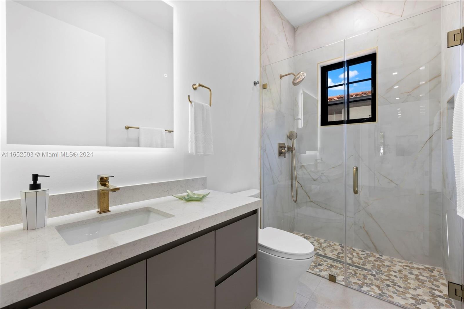 CORAL GROVES - Residential