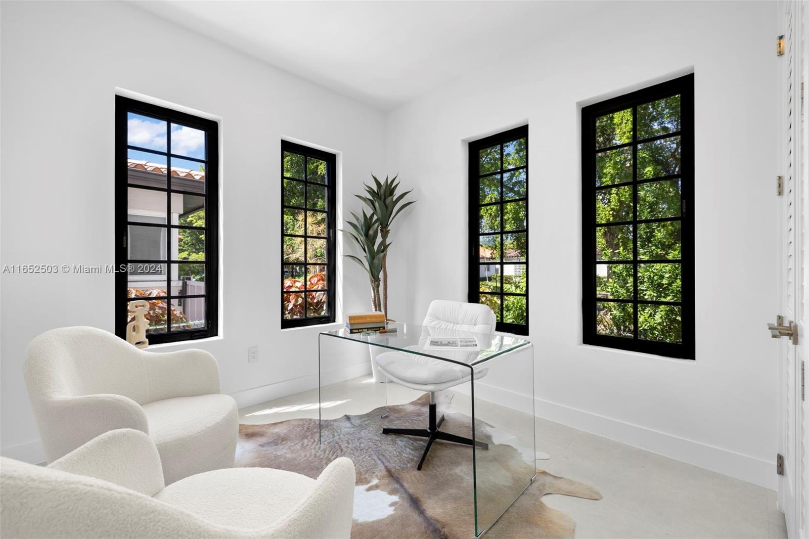 CORAL GROVES - Residential