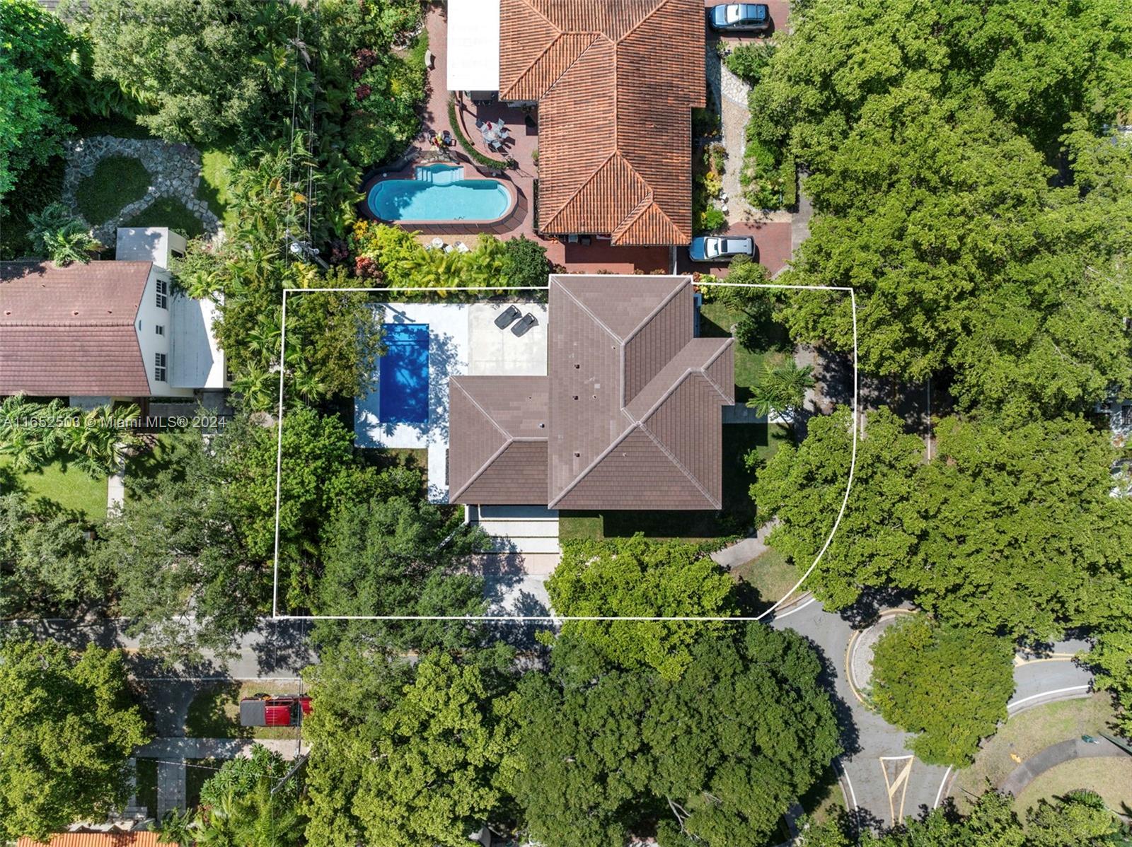 CORAL GROVES - Residential