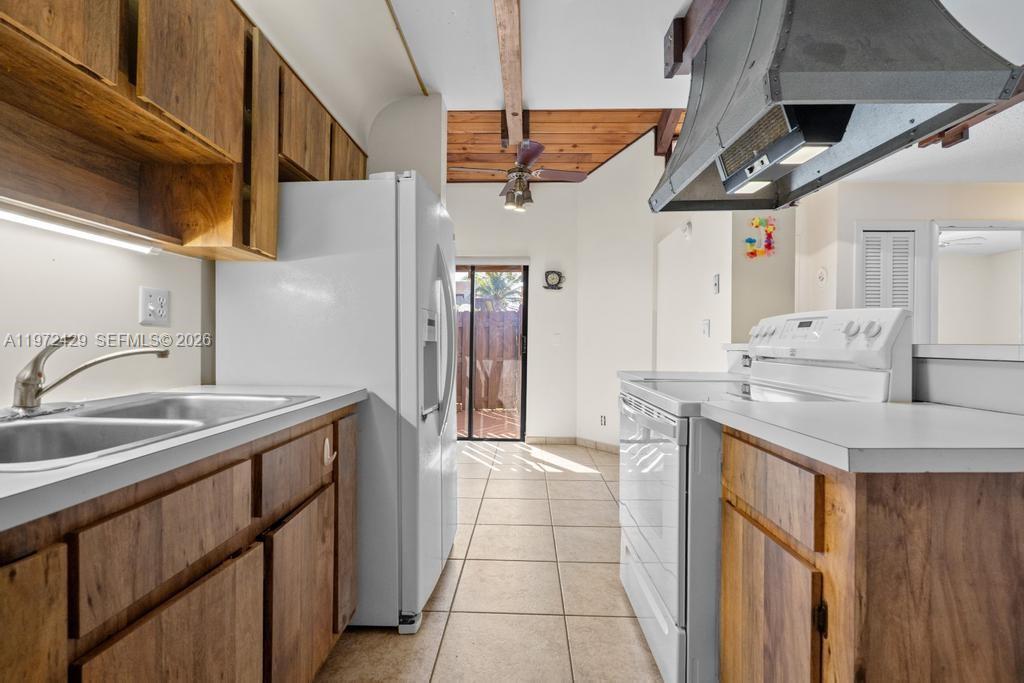 VILLAS AT CARRIAGE HILLS - Residential