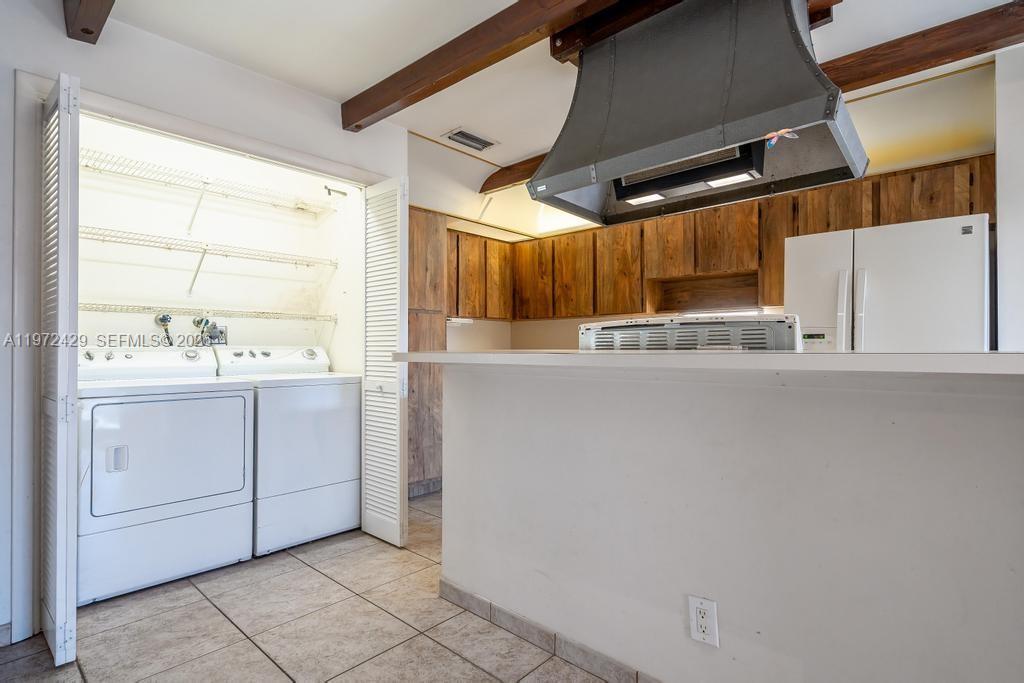 VILLAS AT CARRIAGE HILLS - Residential