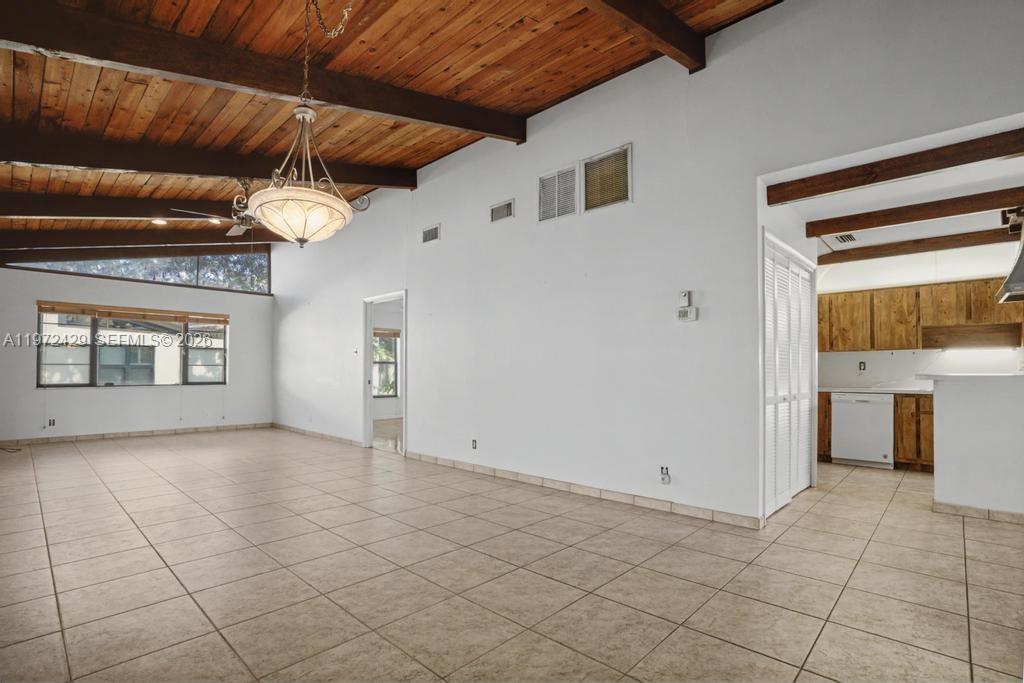 VILLAS AT CARRIAGE HILLS - Residential