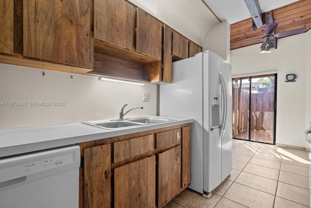 VILLAS AT CARRIAGE HILLS - Residential