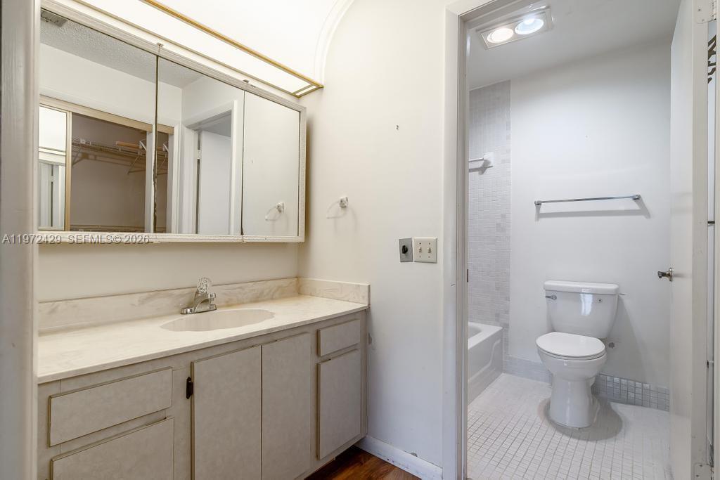 VILLAS AT CARRIAGE HILLS - Residential