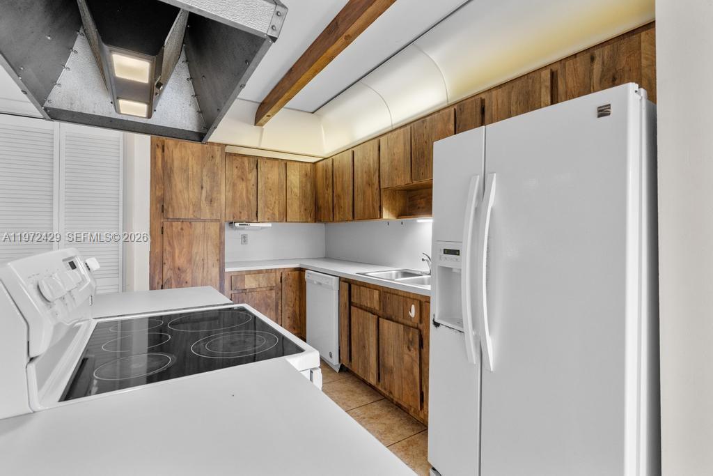 VILLAS AT CARRIAGE HILLS - Residential