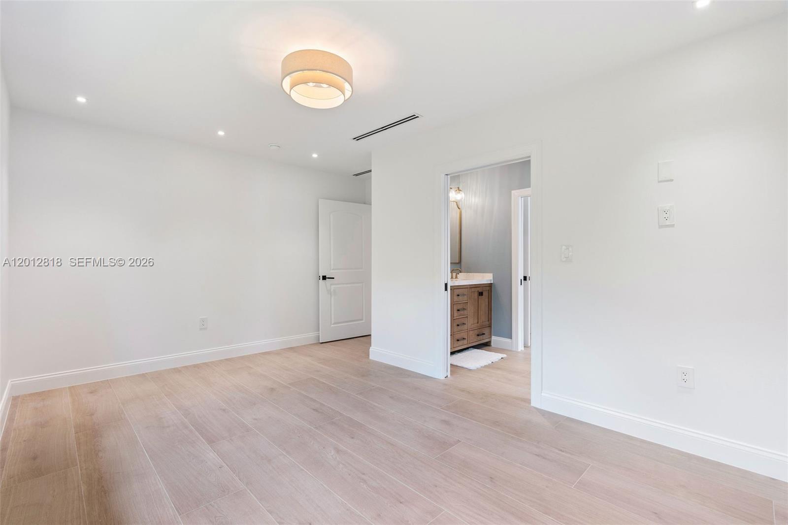 CORAL GABLES RIVIERA SEC - Residential