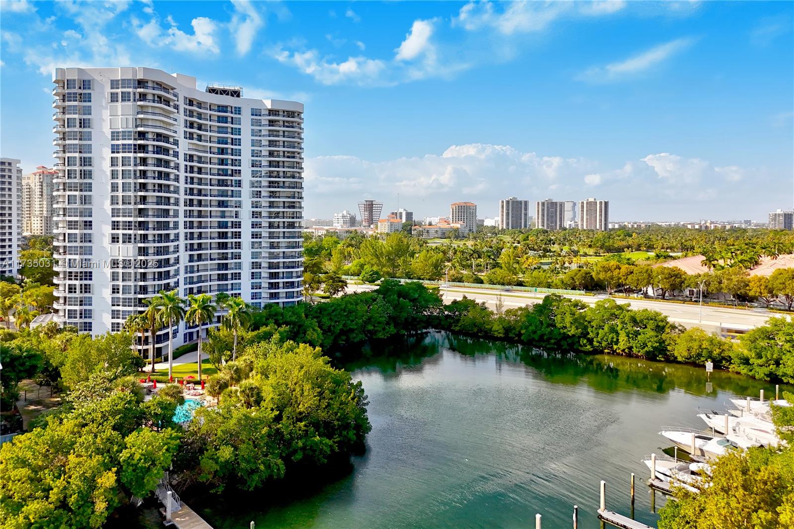 3400 Ne 192nd St 1110, Aventura, Miami-Dade County, Florida - 2 Bedrooms  
2 Bathrooms - 