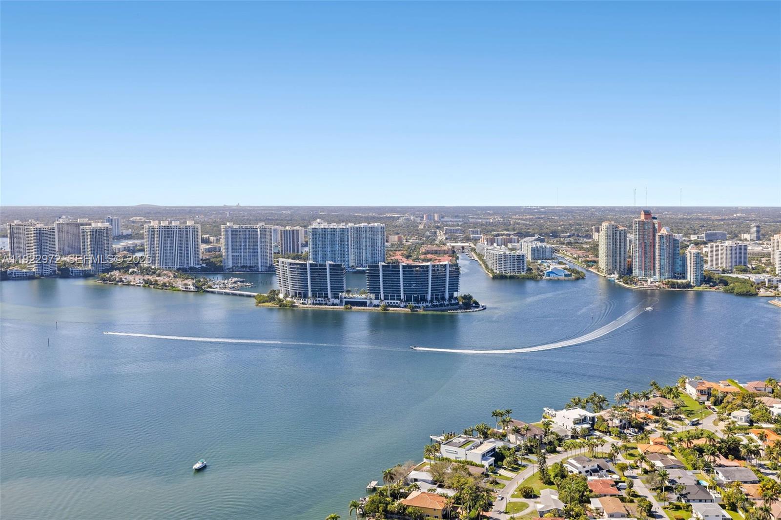 18555 COLLINS AVENUE COND - Residential Lease