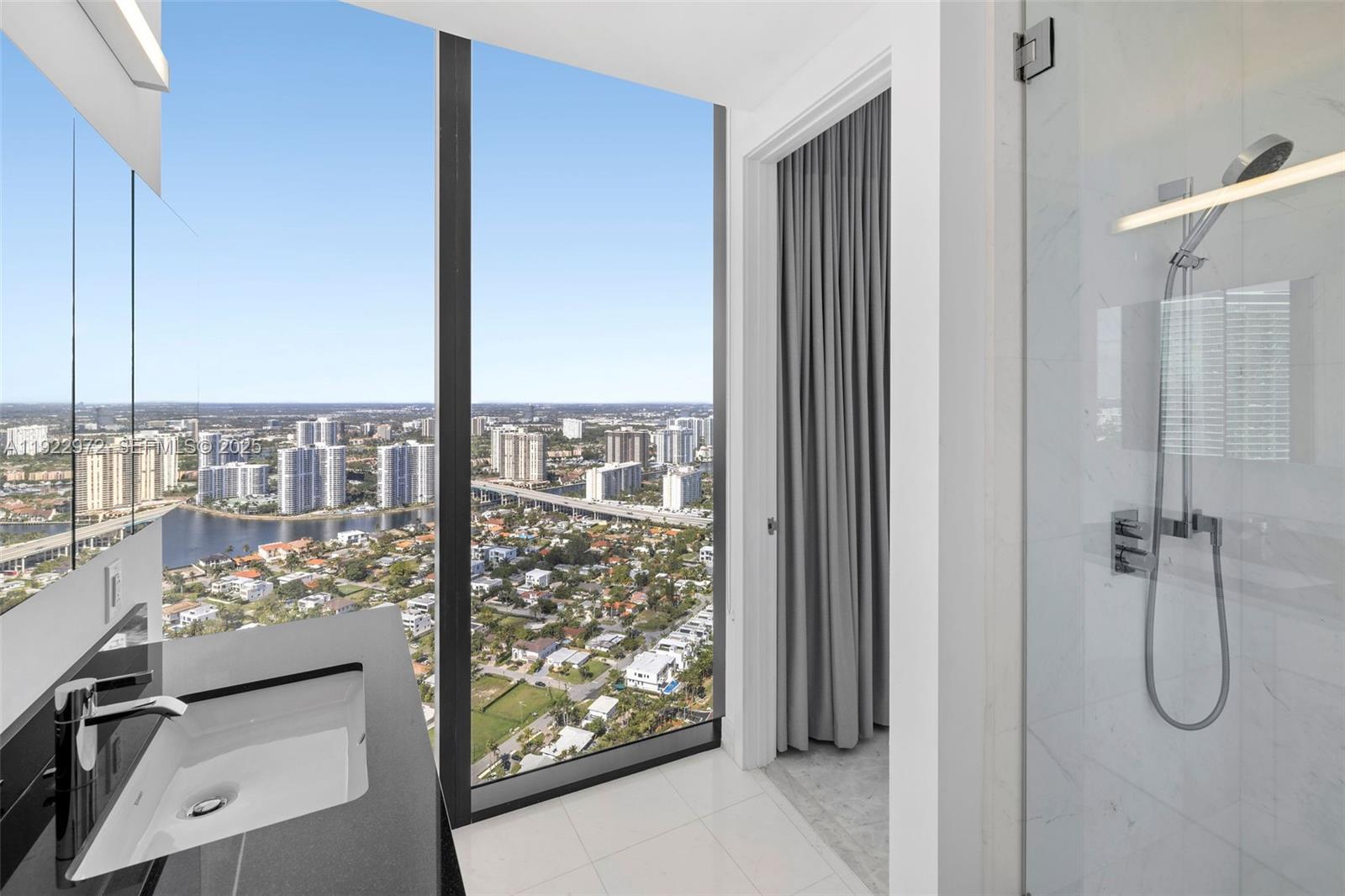 18555 COLLINS AVENUE COND - Residential Lease