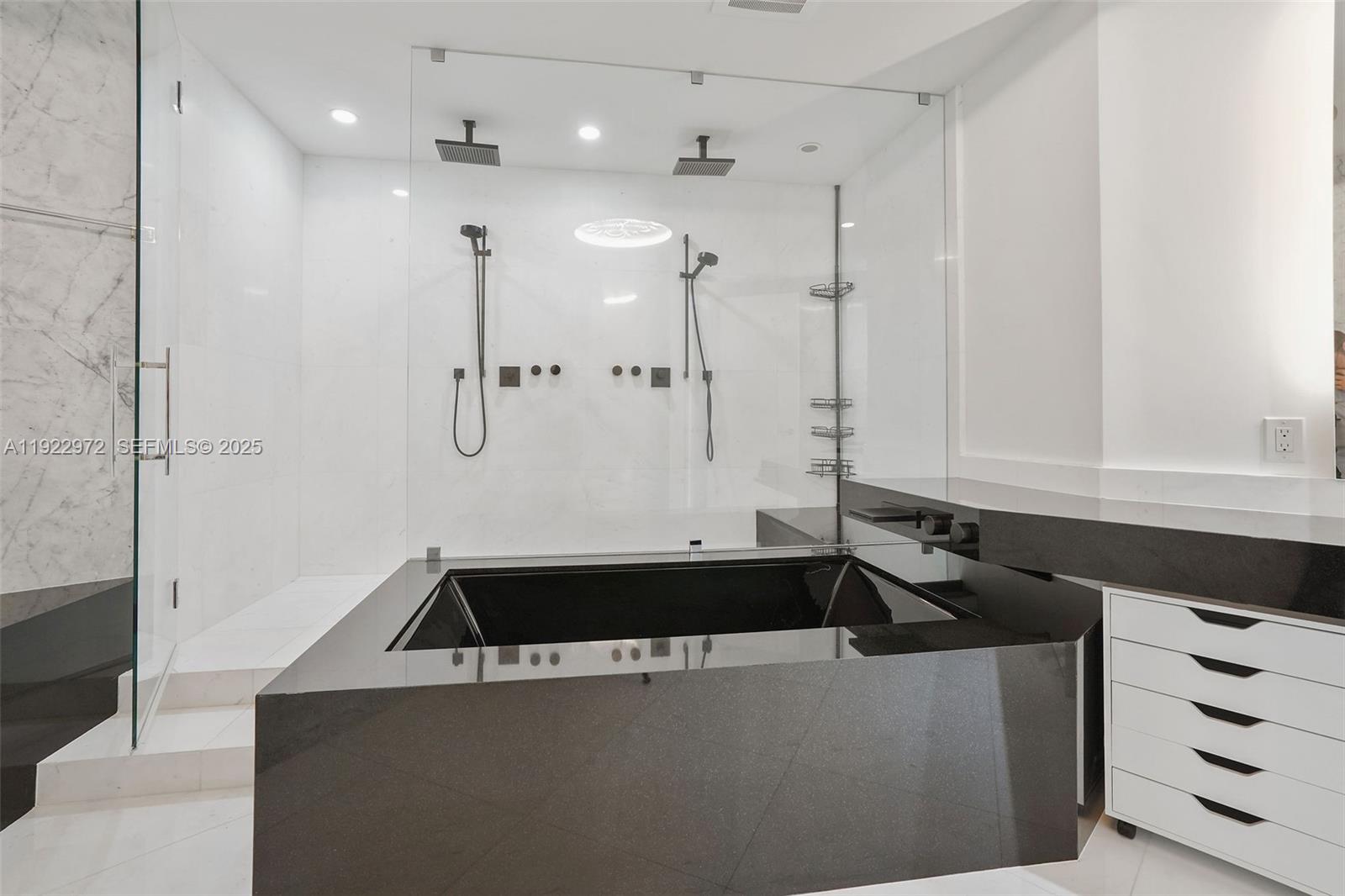 18555 COLLINS AVENUE COND - Residential Lease