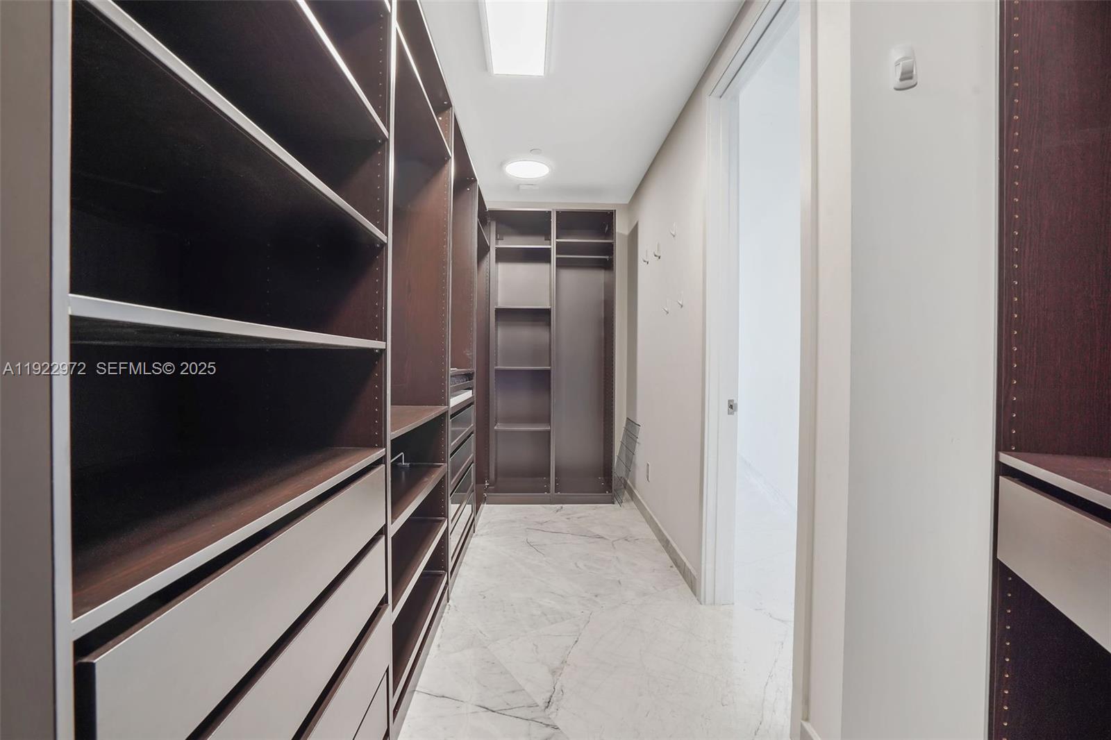 18555 COLLINS AVENUE COND - Residential Lease