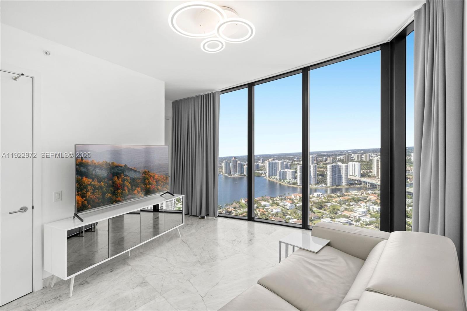 18555 COLLINS AVENUE COND - Residential Lease