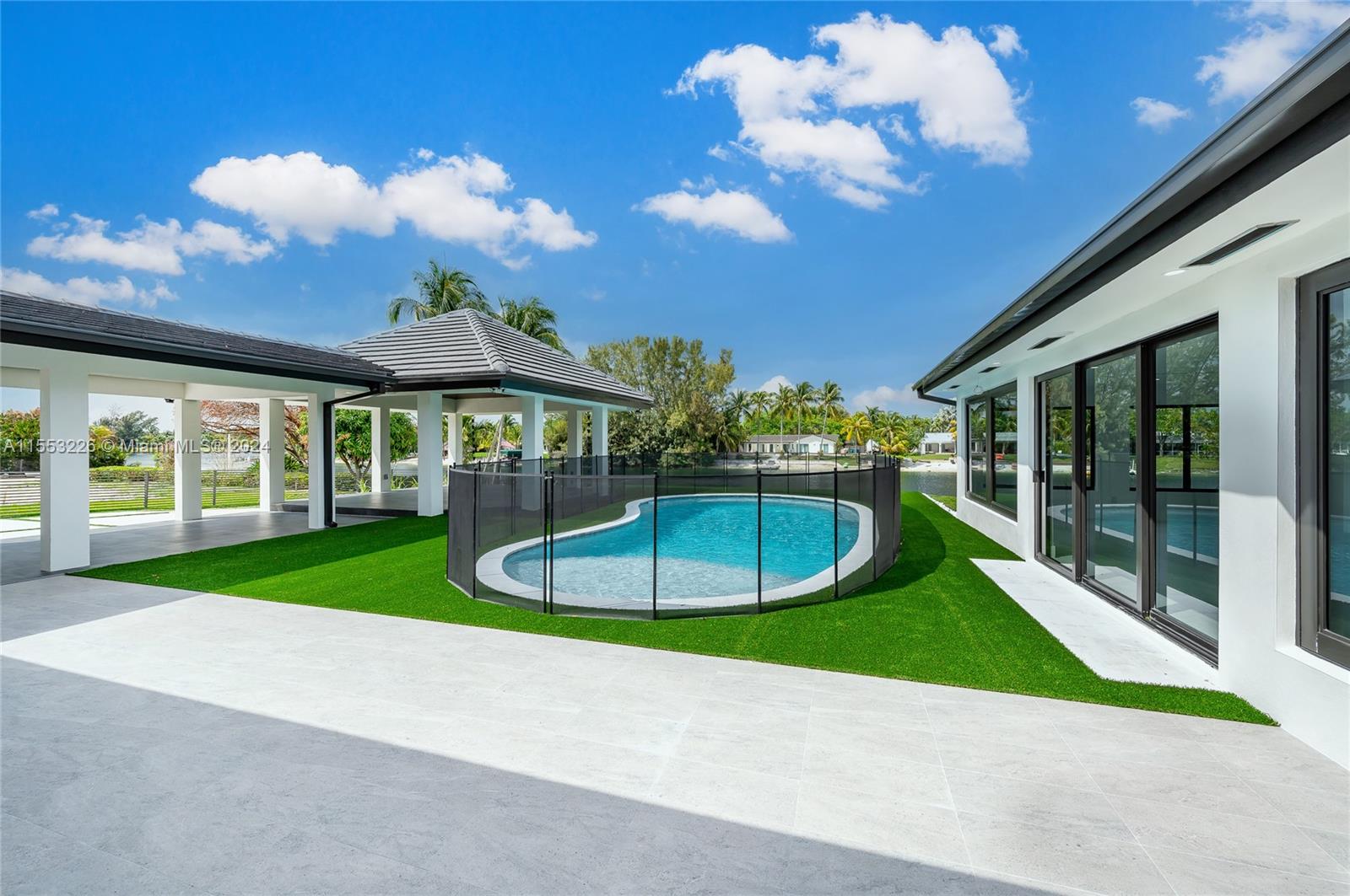 LAKESHORE SEC ONE - Residential