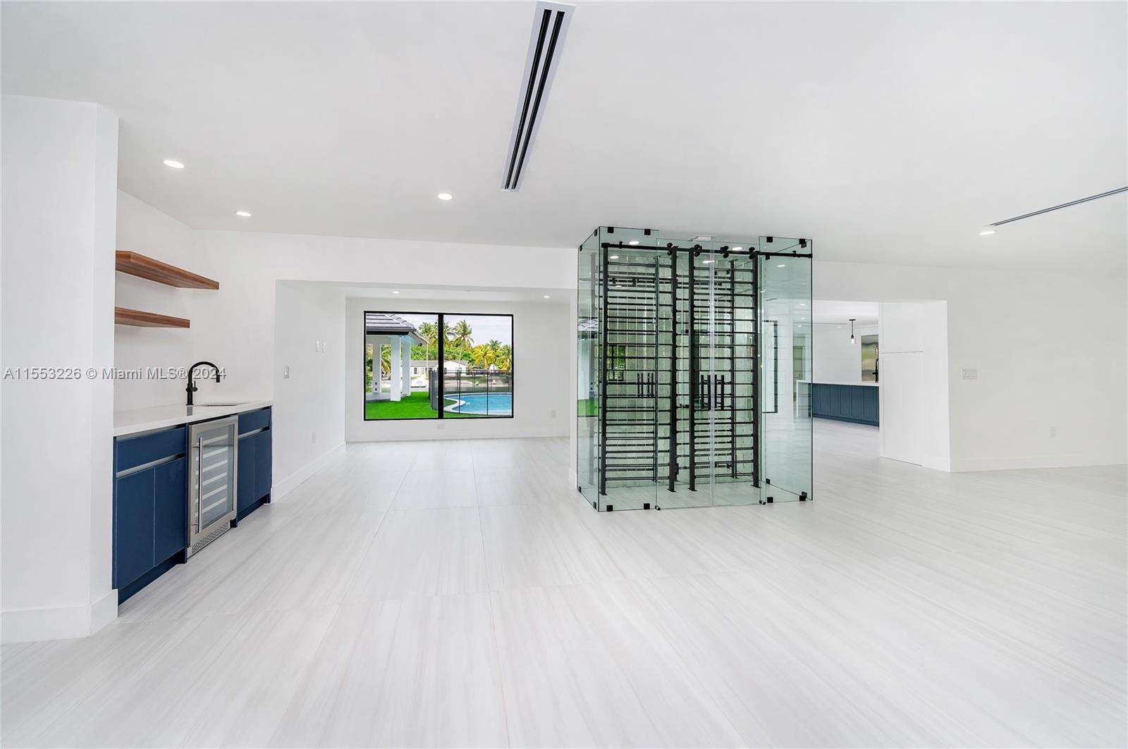 LAKESHORE SEC ONE - Residential