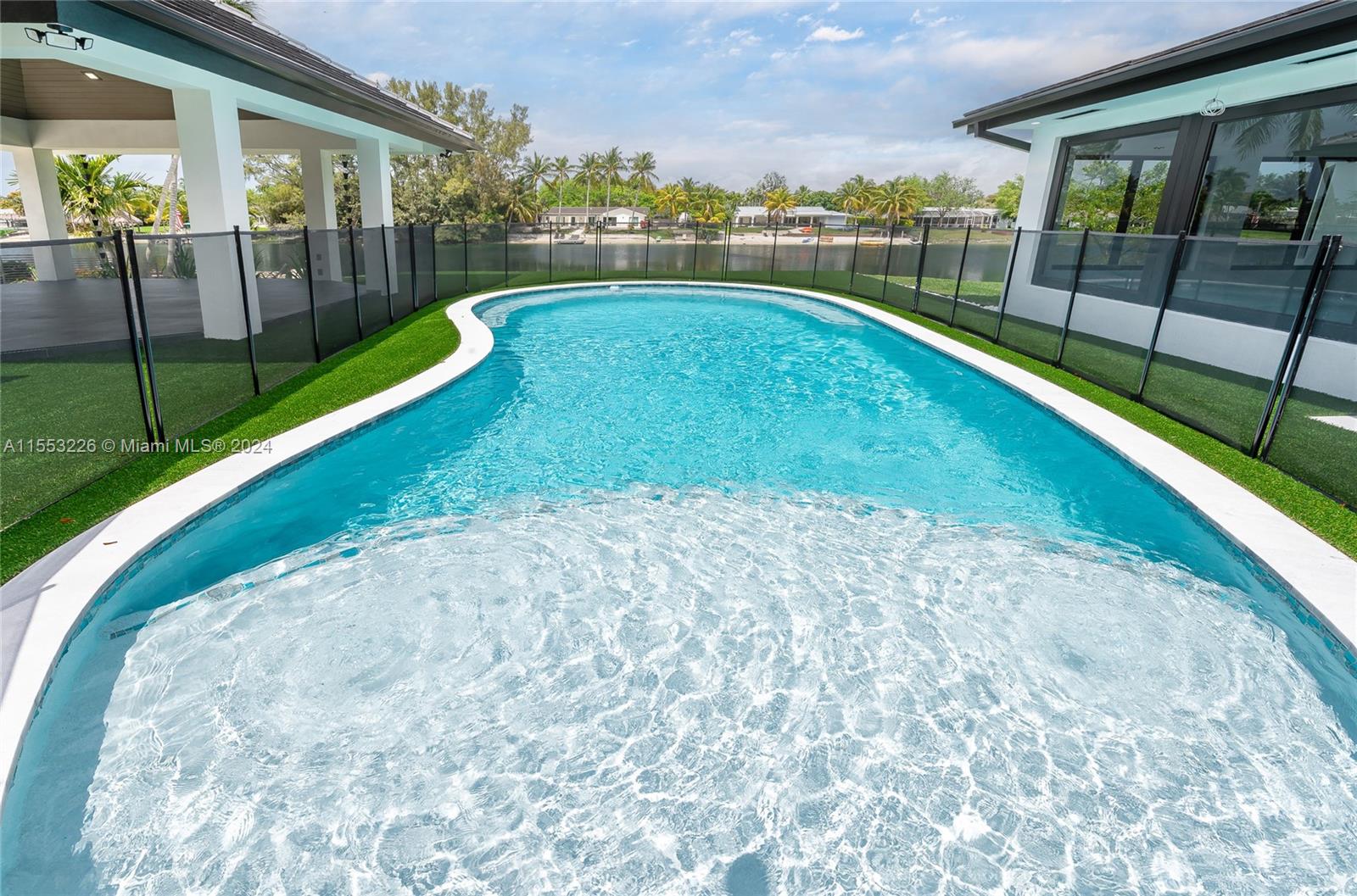 LAKESHORE SEC ONE - Residential