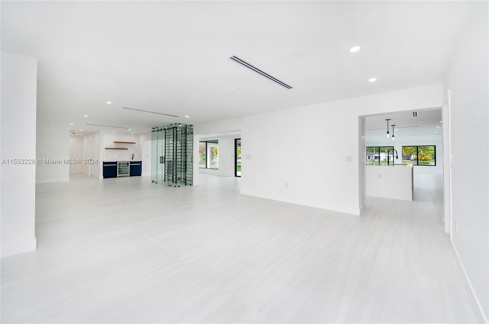 LAKESHORE SEC ONE - Residential