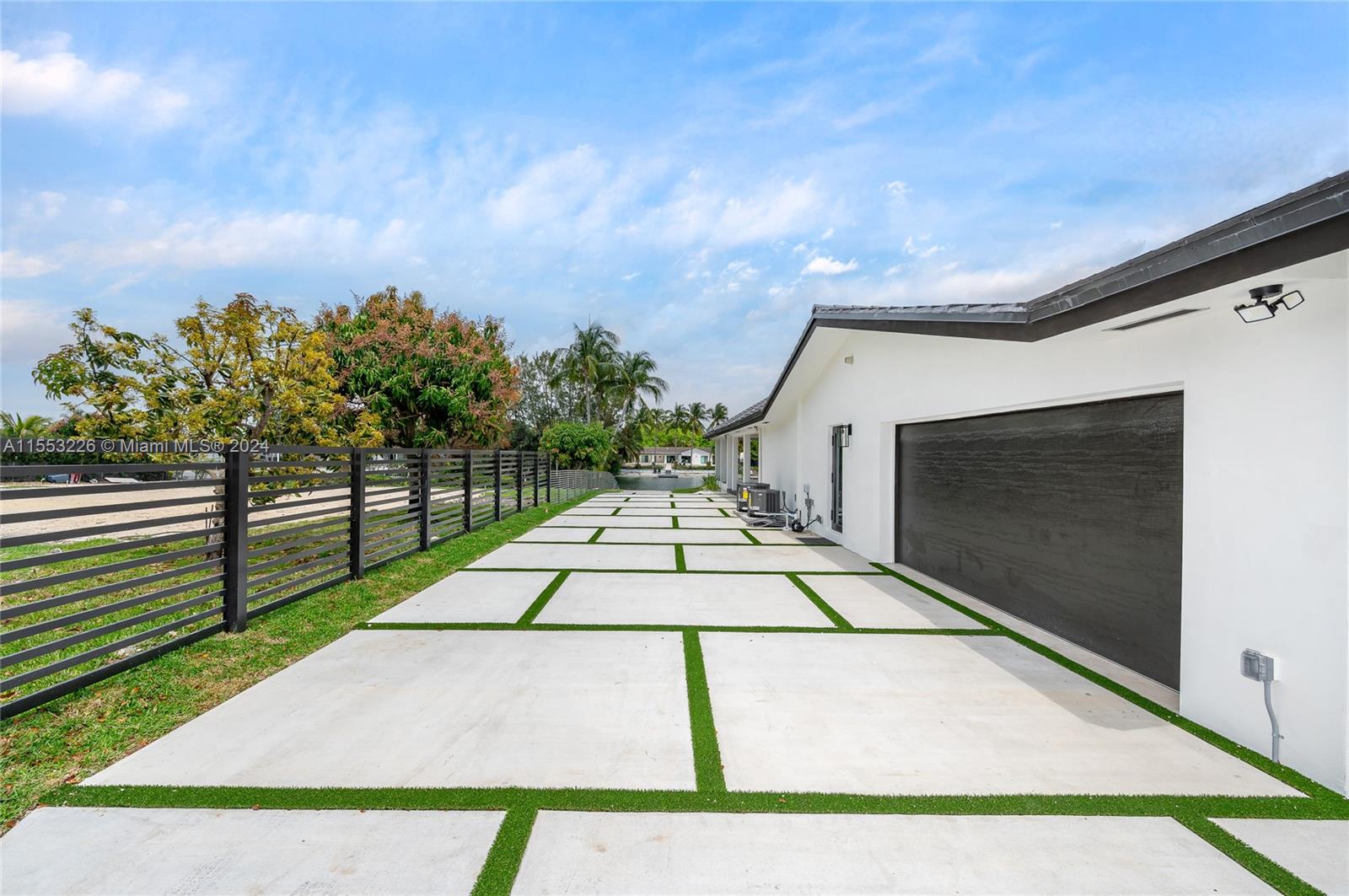 LAKESHORE SEC ONE - Residential