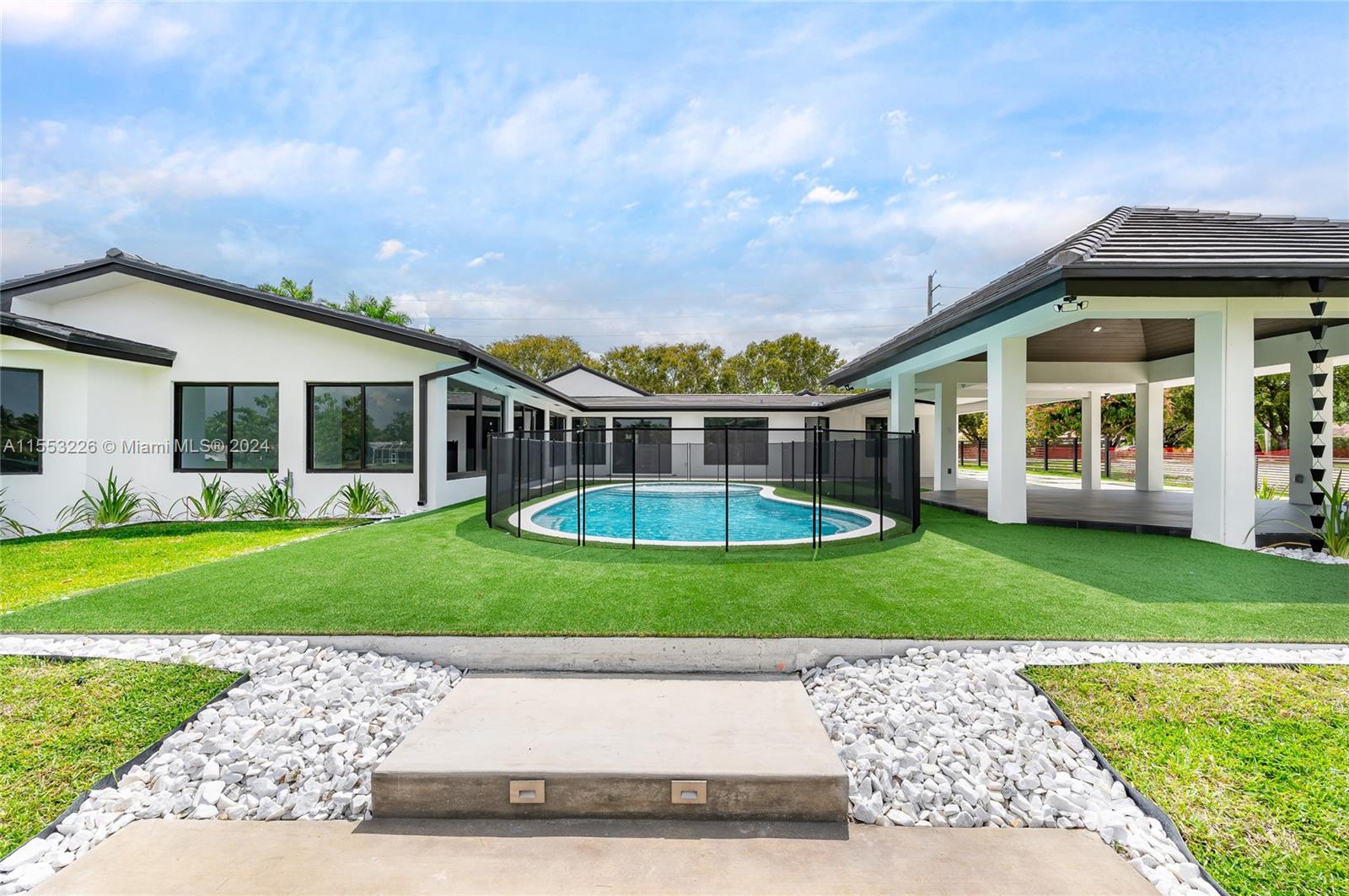 LAKESHORE SEC ONE - Residential